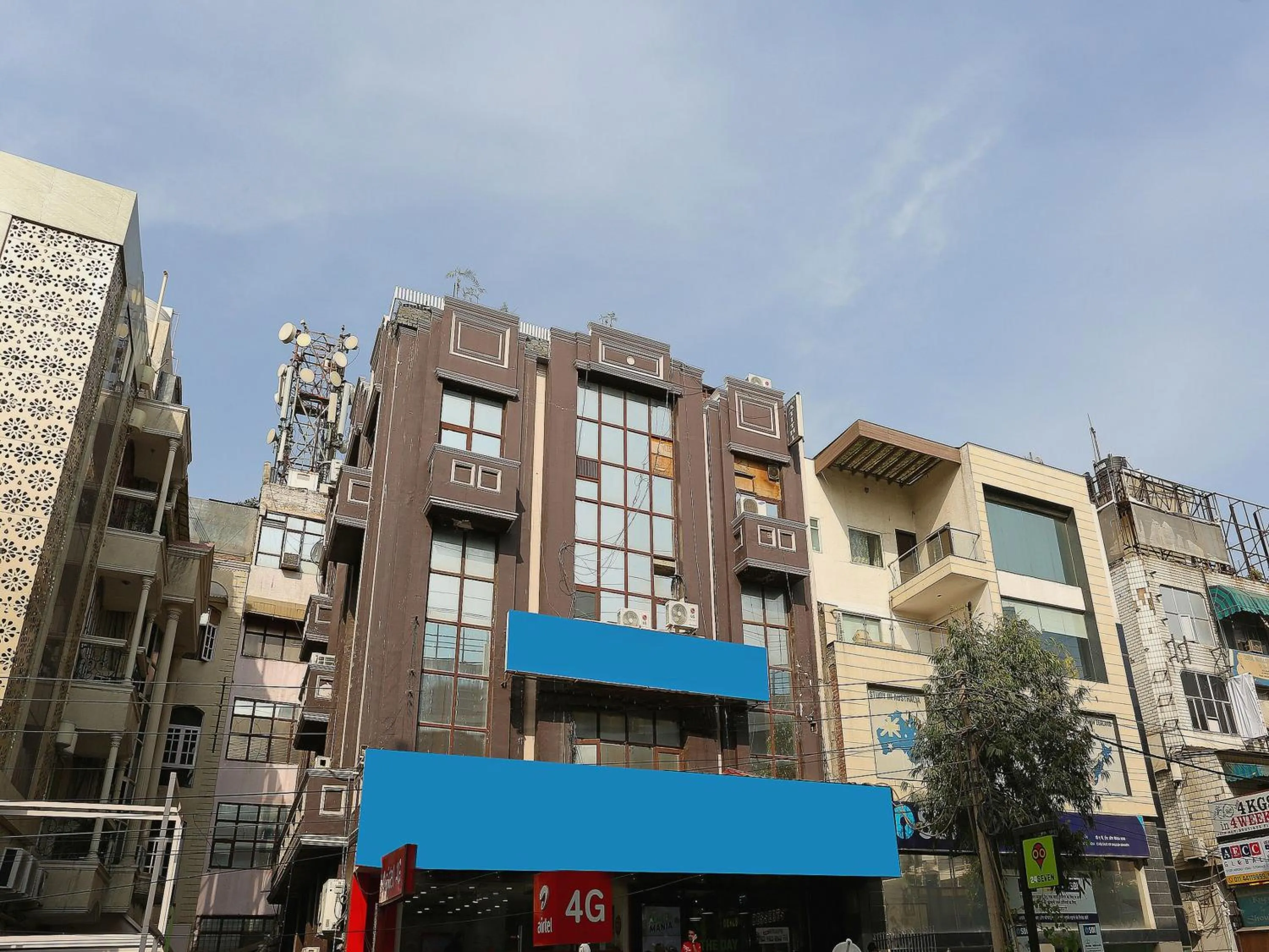 Facade/entrance in Hotel O F FIVE