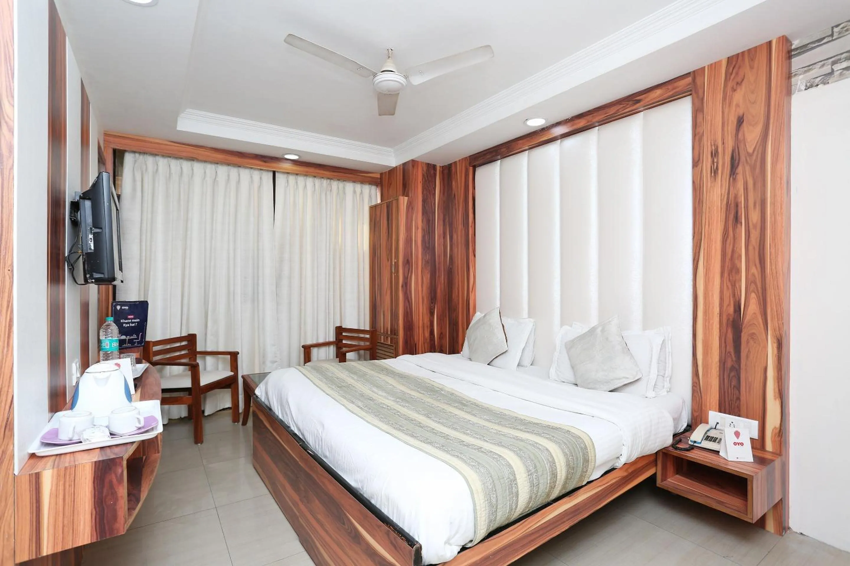 Bathroom, Bed in Hotel O F FIVE