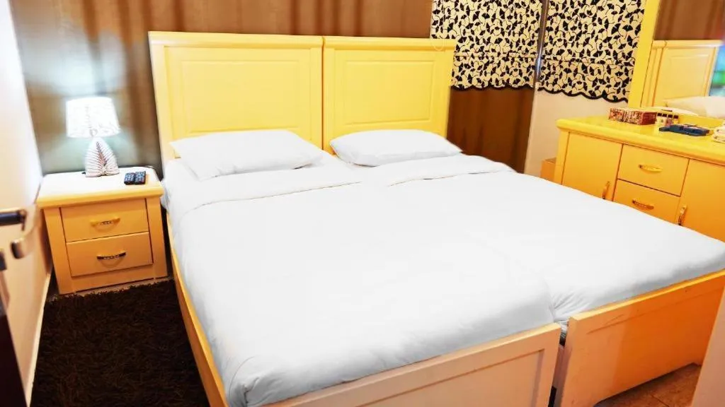 Bed in Hotel Leaders Plaza Salmiya