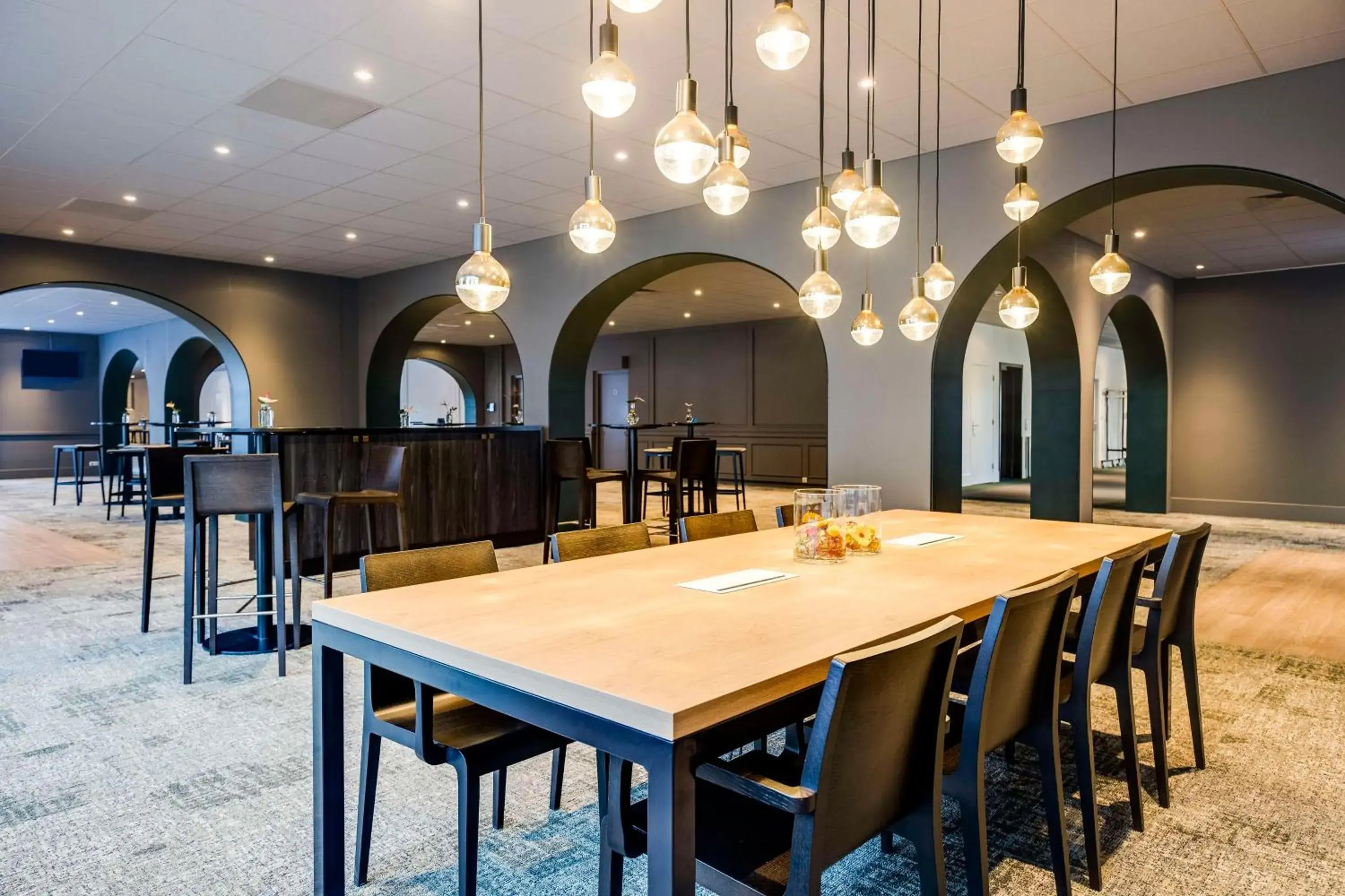 Lounge or bar in NH Eindhoven Conference Centre Koningshof Lounge or bar in NH Eindhoven Conference Centre Koningshof