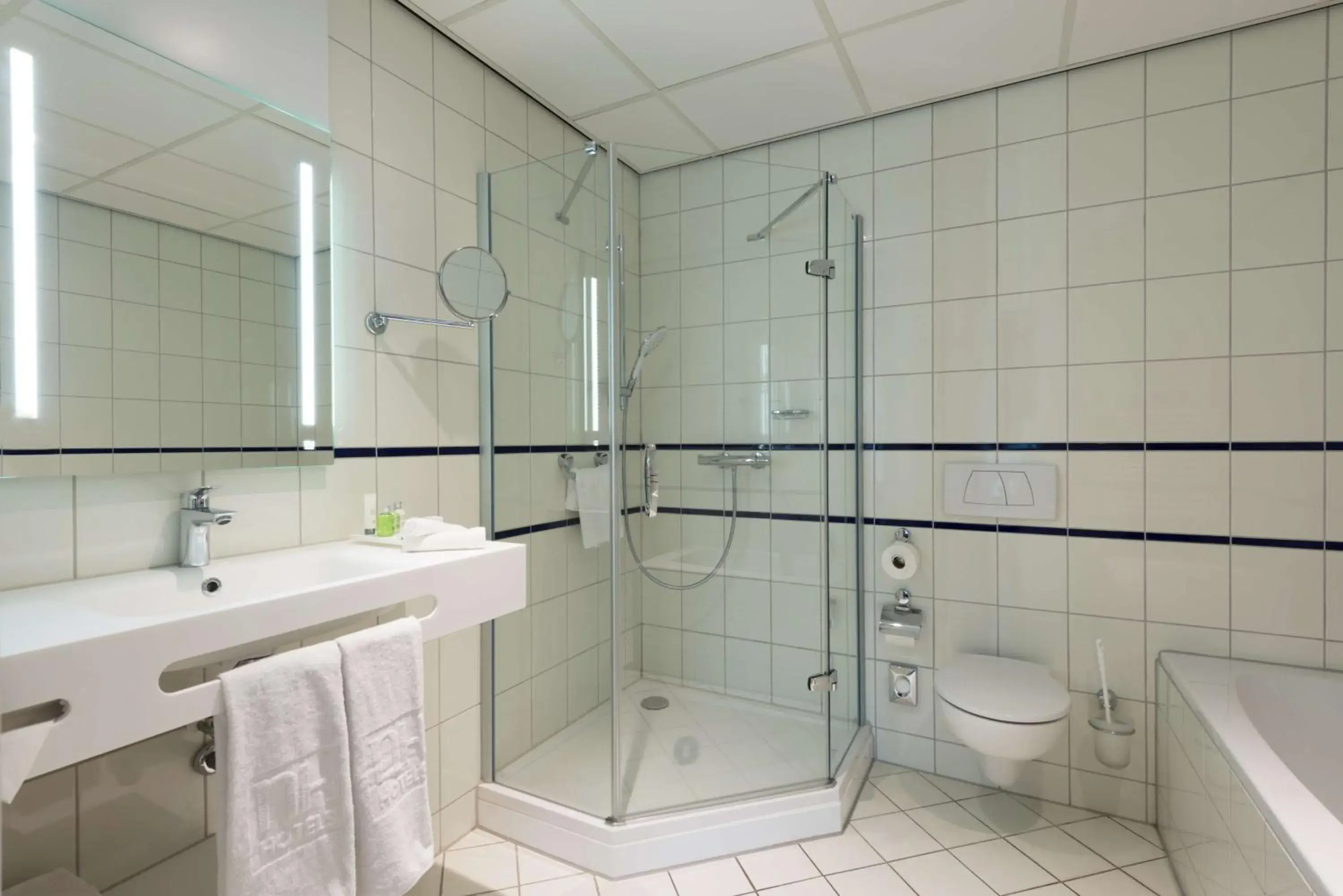 Bathroom in NH Eindhoven Conference Centre Koningshof Bathroom in NH Eindhoven Conference Centre Koningshof