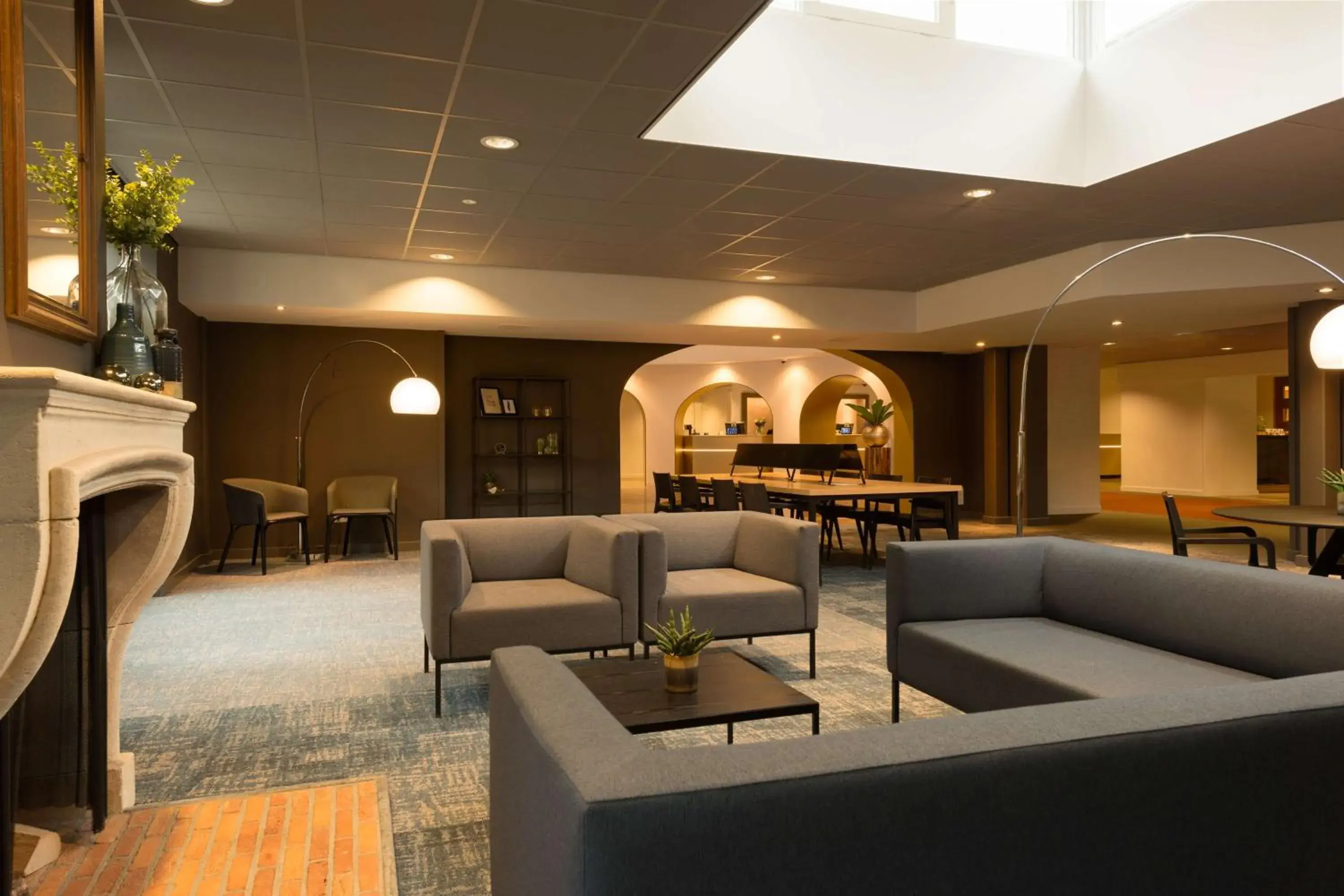 Lobby or reception in NH Eindhoven Conference Centre Koningshof Lobby or reception in NH Eindhoven Conference Centre Koningshof