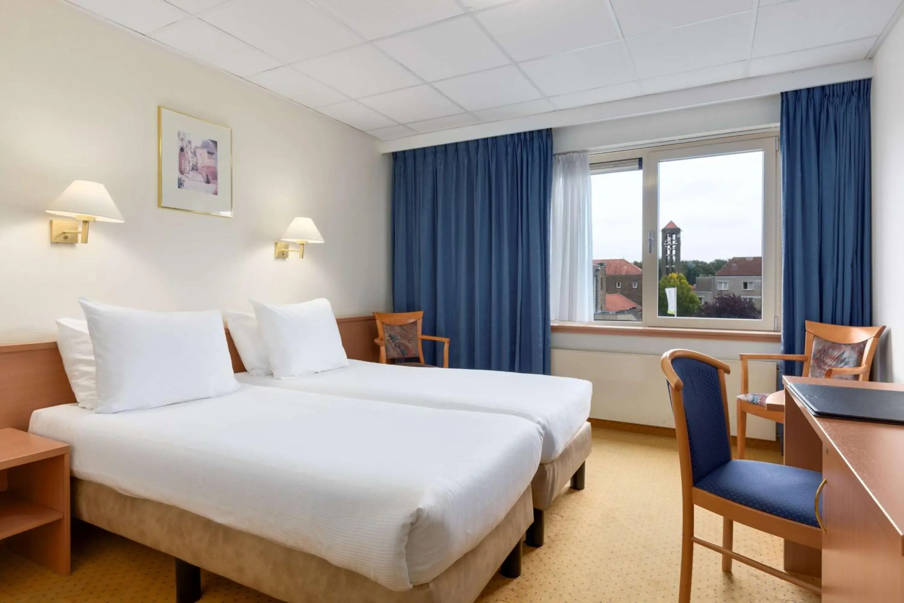 Standard Twin Room in NH Eindhoven Conference Centre Koningshof Standard Twin Room in NH Eindhoven Conference Centre Koningshof