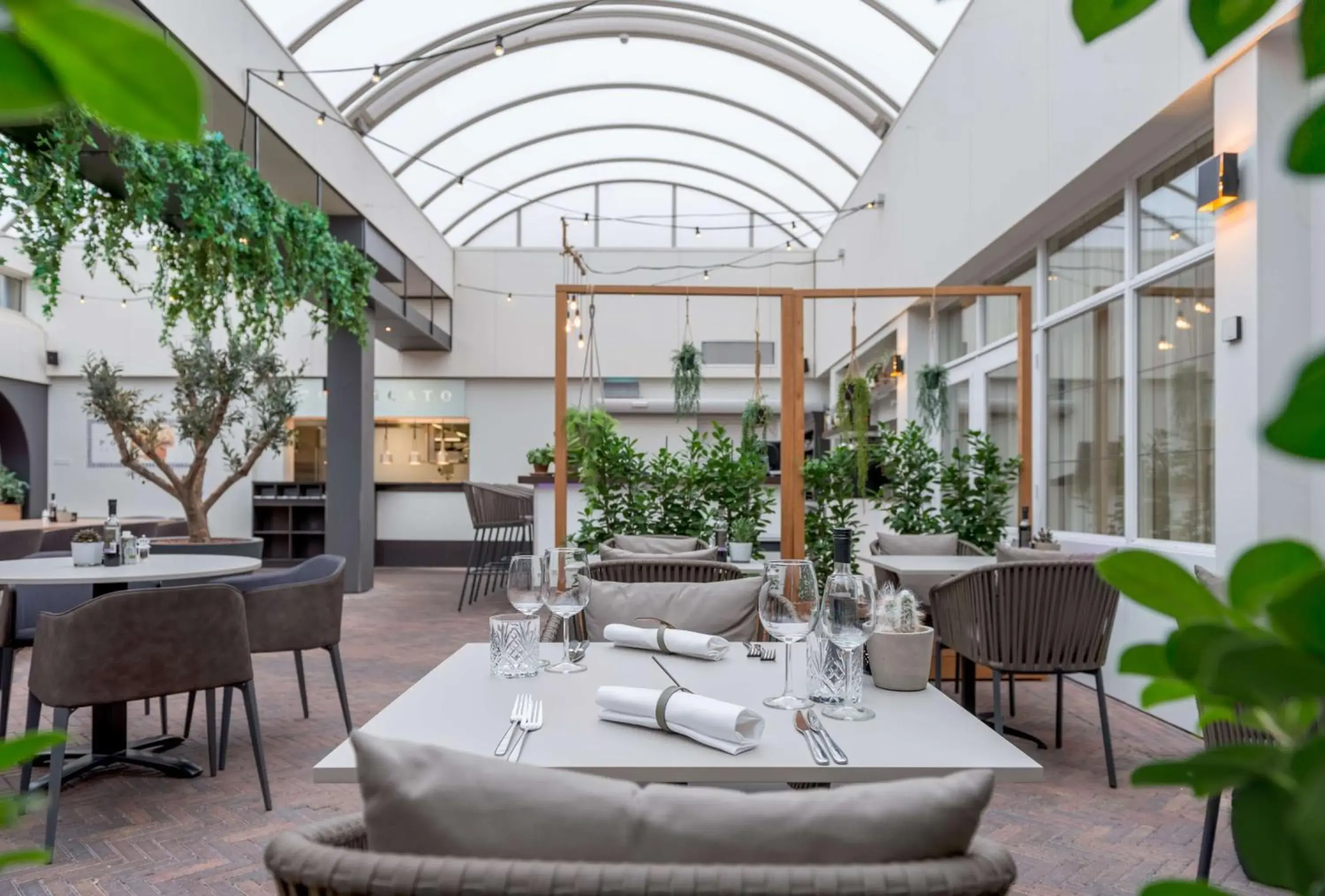 Restaurant/places to eat in NH Eindhoven Conference Centre Koningshof Restaurant/places to eat in NH Eindhoven Conference Centre Koningshof