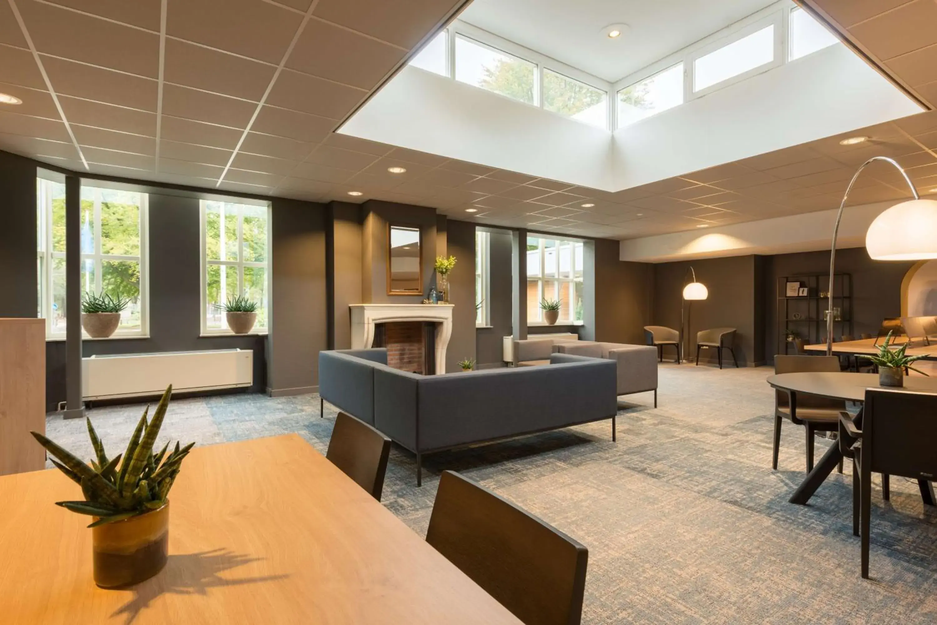 Lobby or reception in NH Eindhoven Conference Centre Koningshof Lobby or reception in NH Eindhoven Conference Centre Koningshof