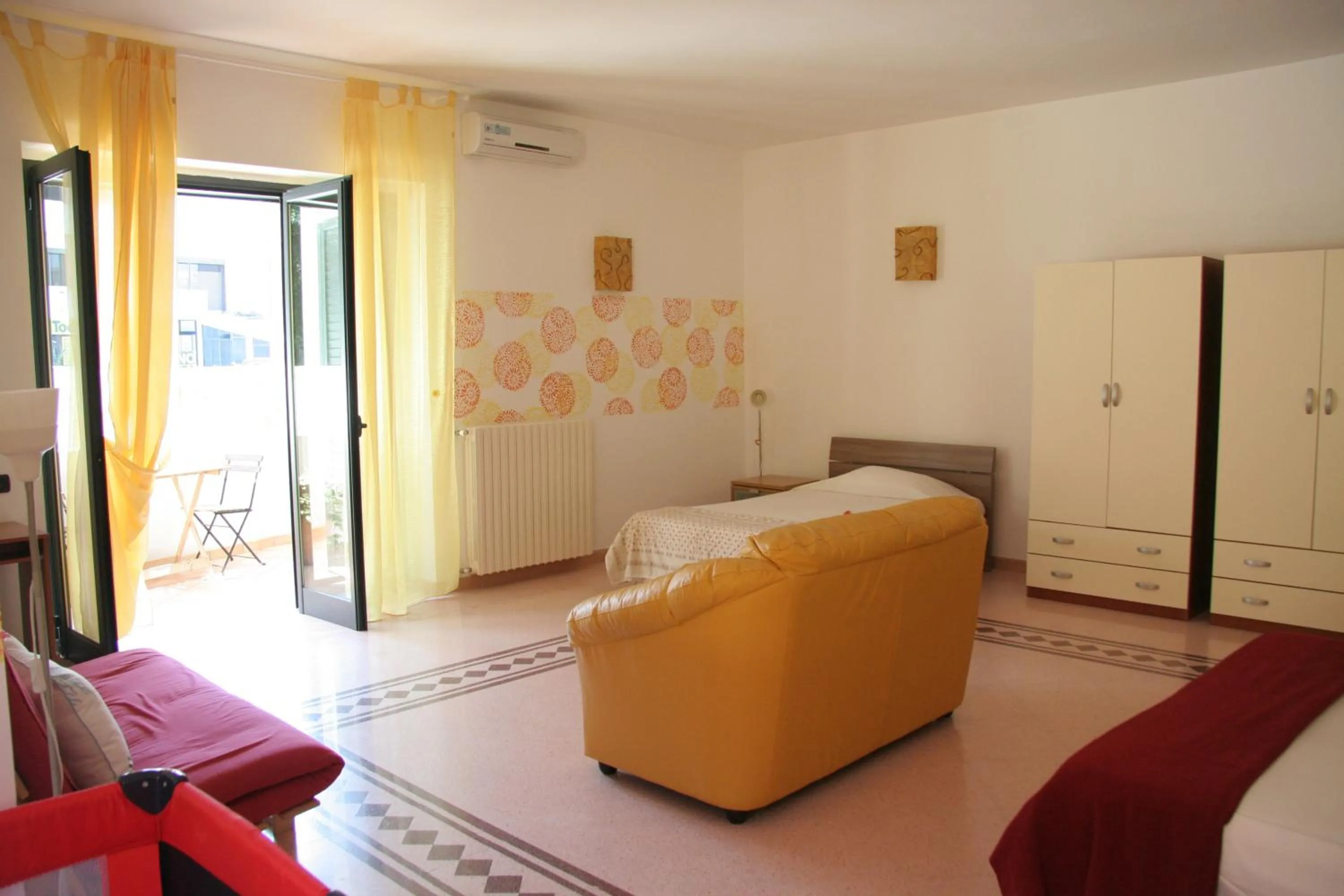 Photo of the whole room in Casa di Marco