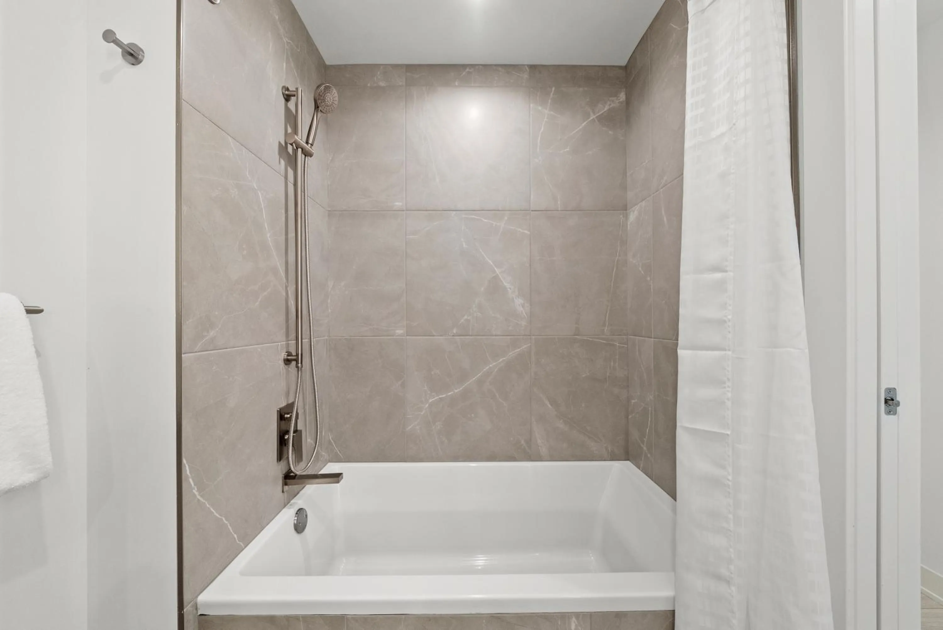 Level Chicago Fulton Market