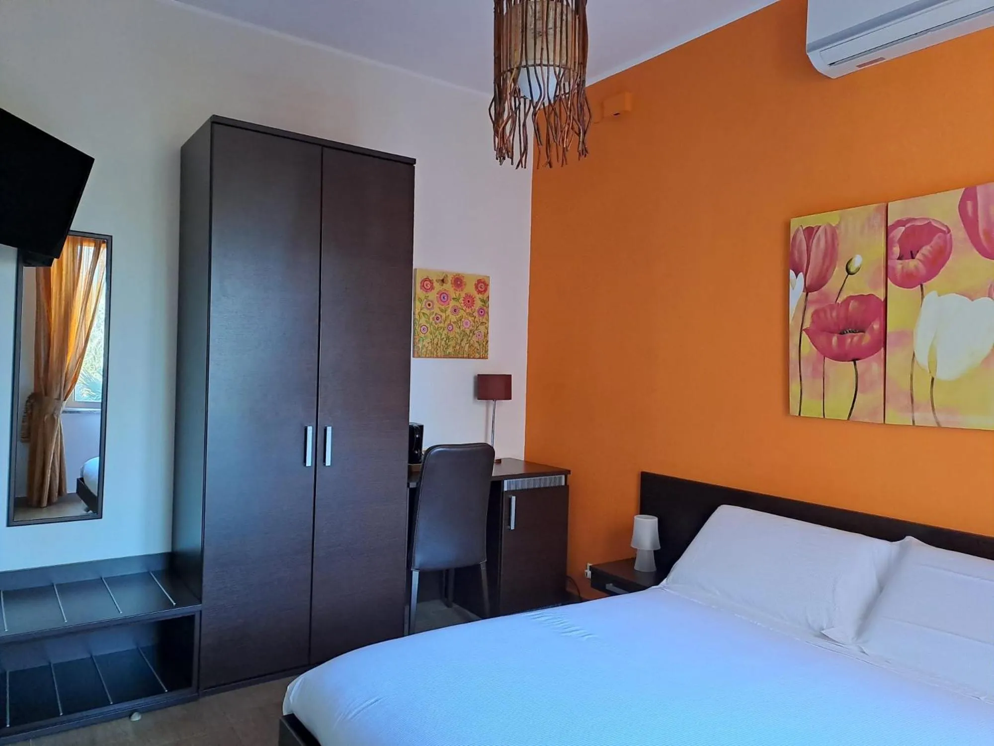 Photo of the whole room, Bed in B&B Domu Mea