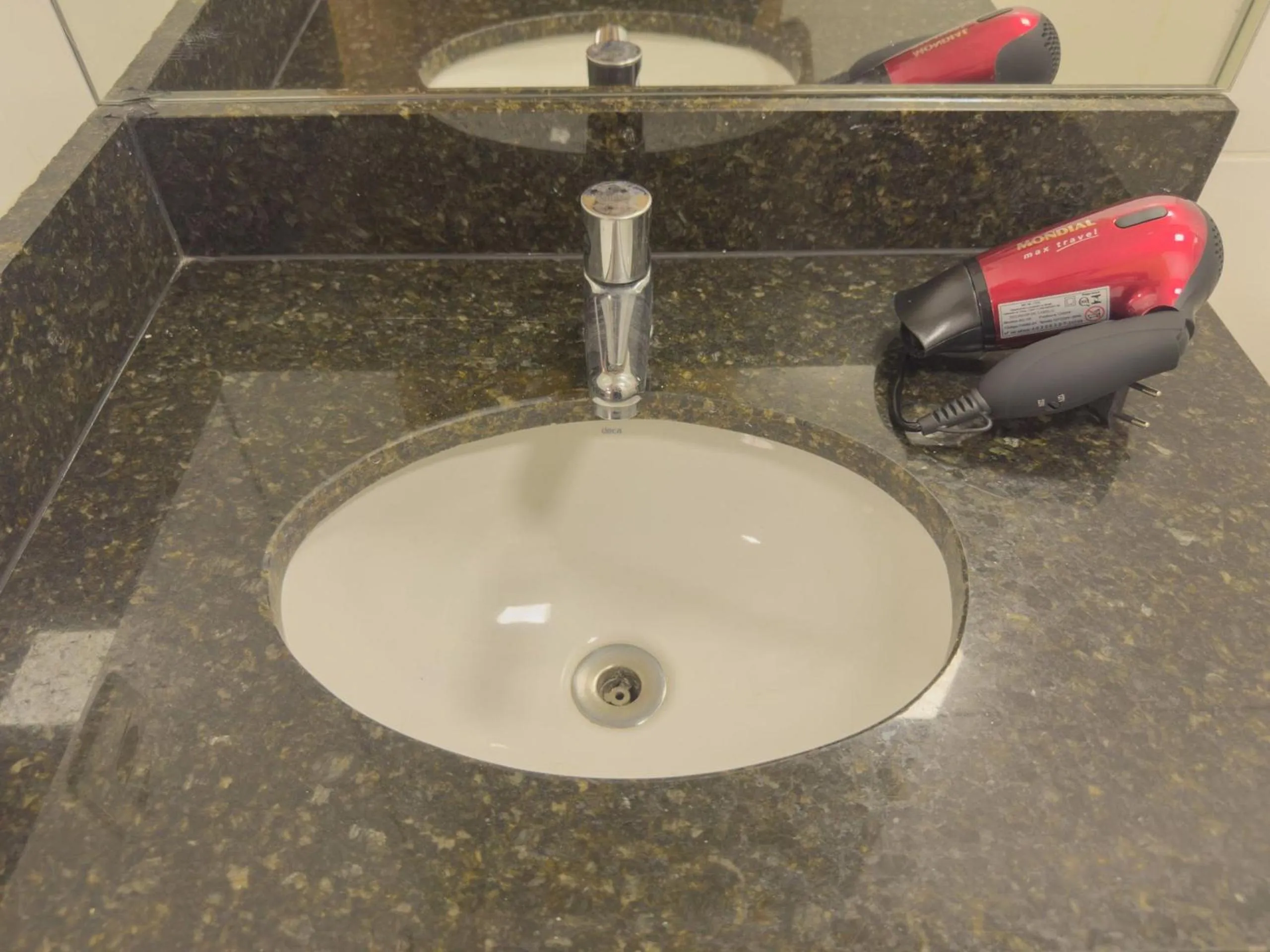 Toilet in APTOS 1 e 2QTO Lava e Seca e Academia