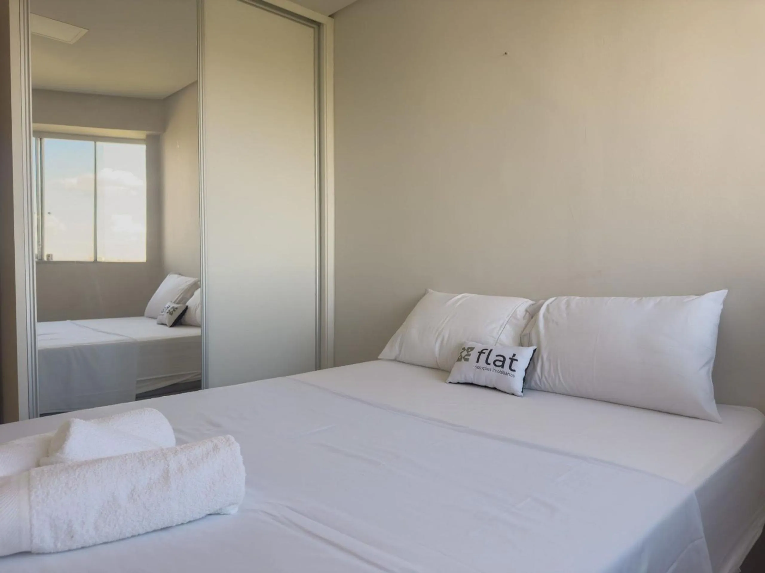 Photo of the whole room, Bed in APTOS 1 e 2QTO Lava e Seca e Academia