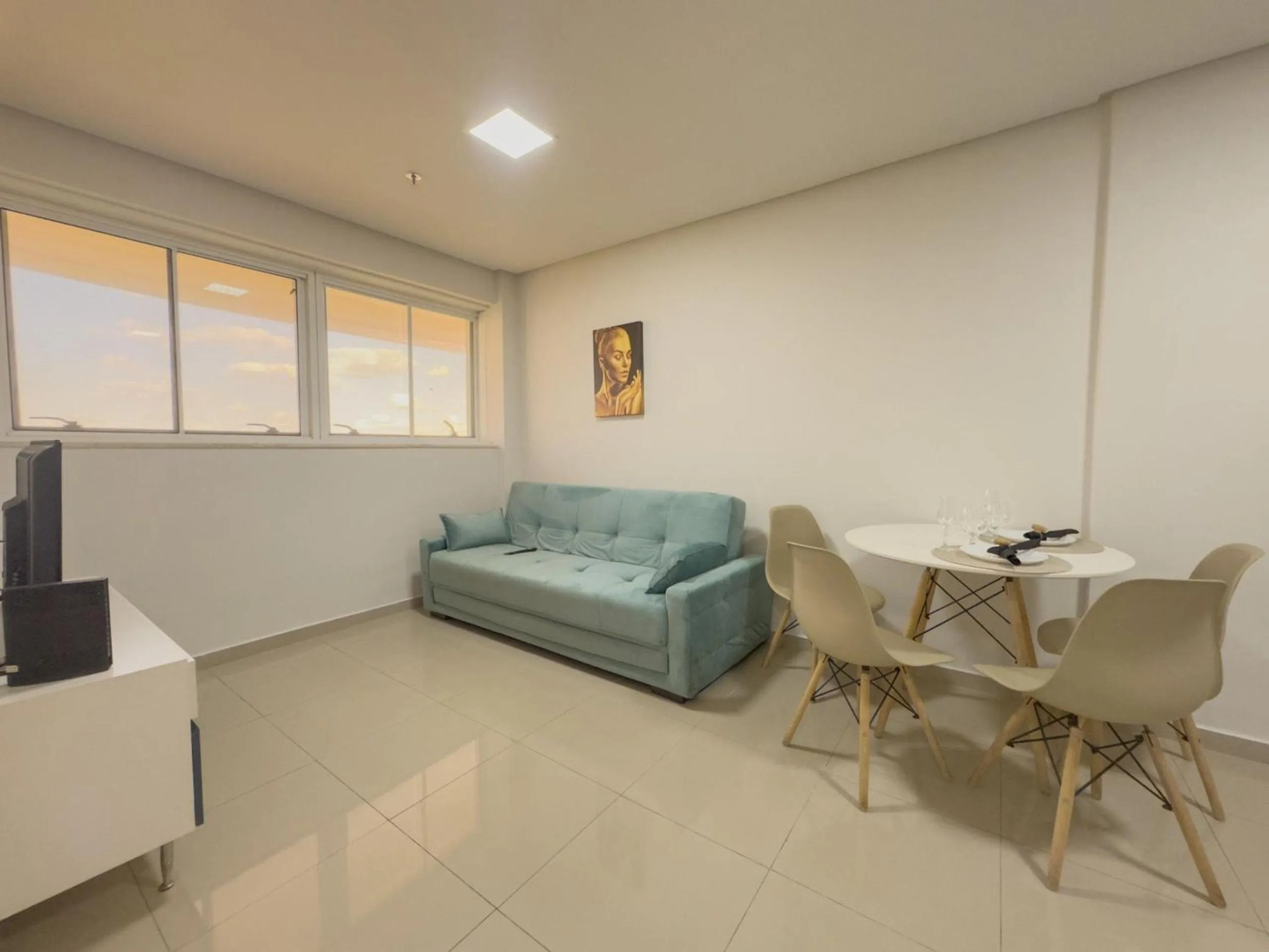 Living room in APTOS 1 e 2QTO Lava e Seca e Academia