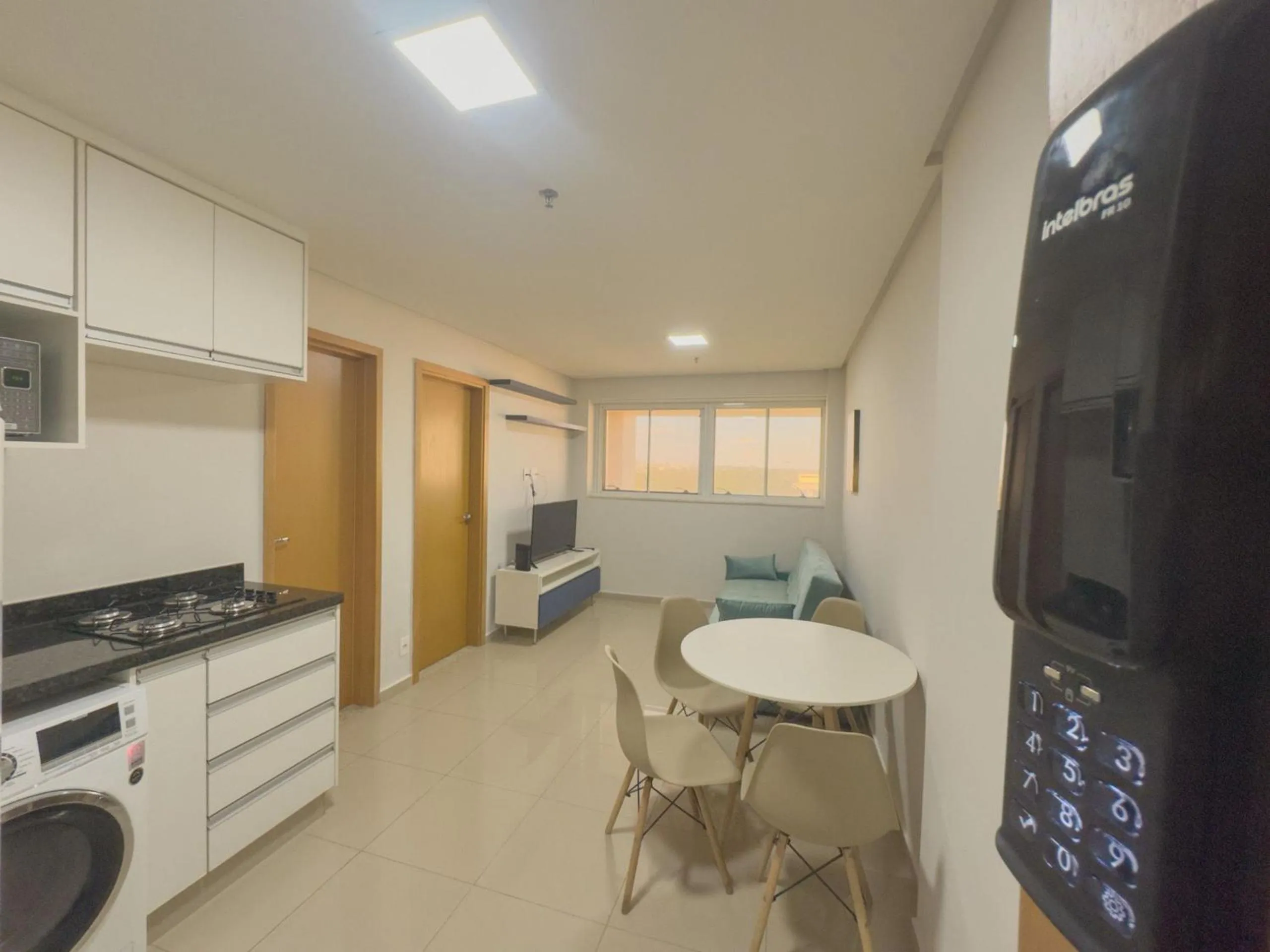 Living room in APTOS 1 e 2QTO Lava e Seca e Academia