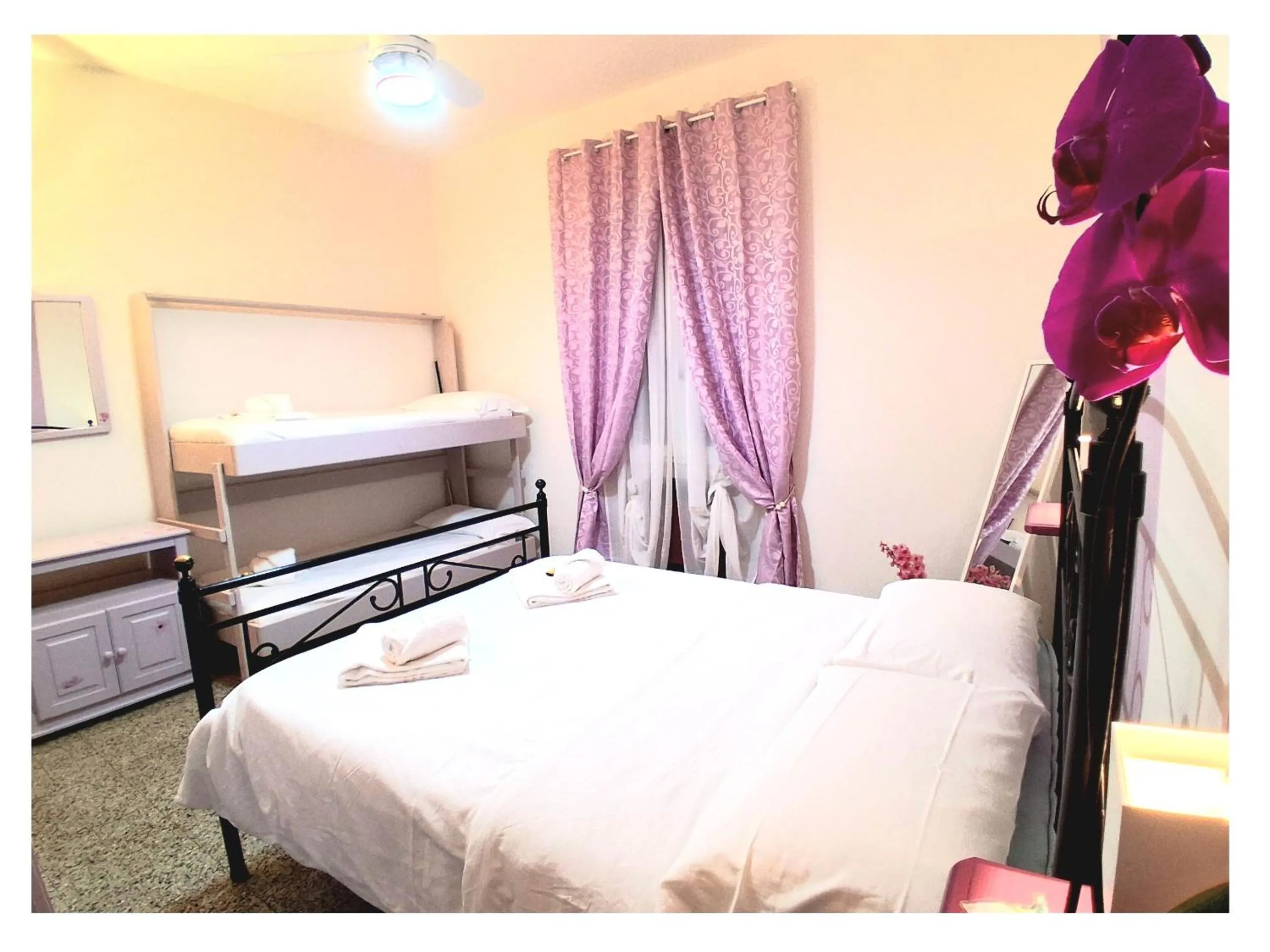 Shower, Bed in Hotel Le Giare
