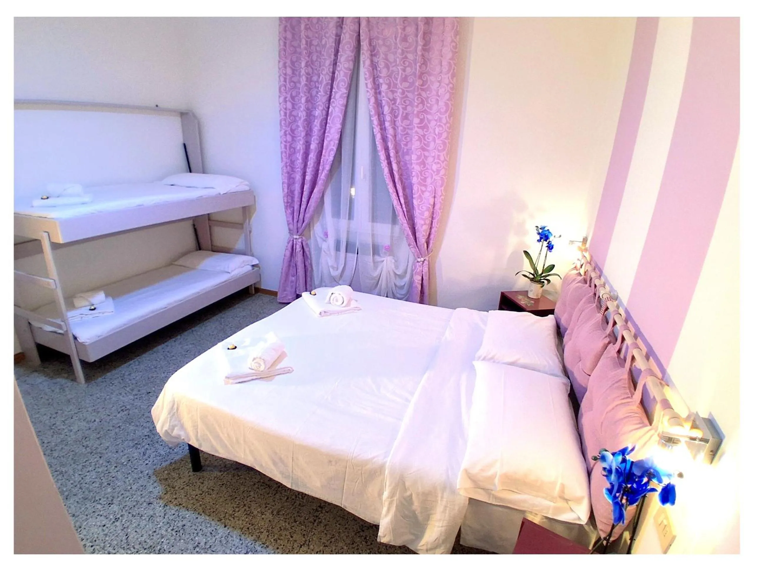 Bed in Hotel Le Giare