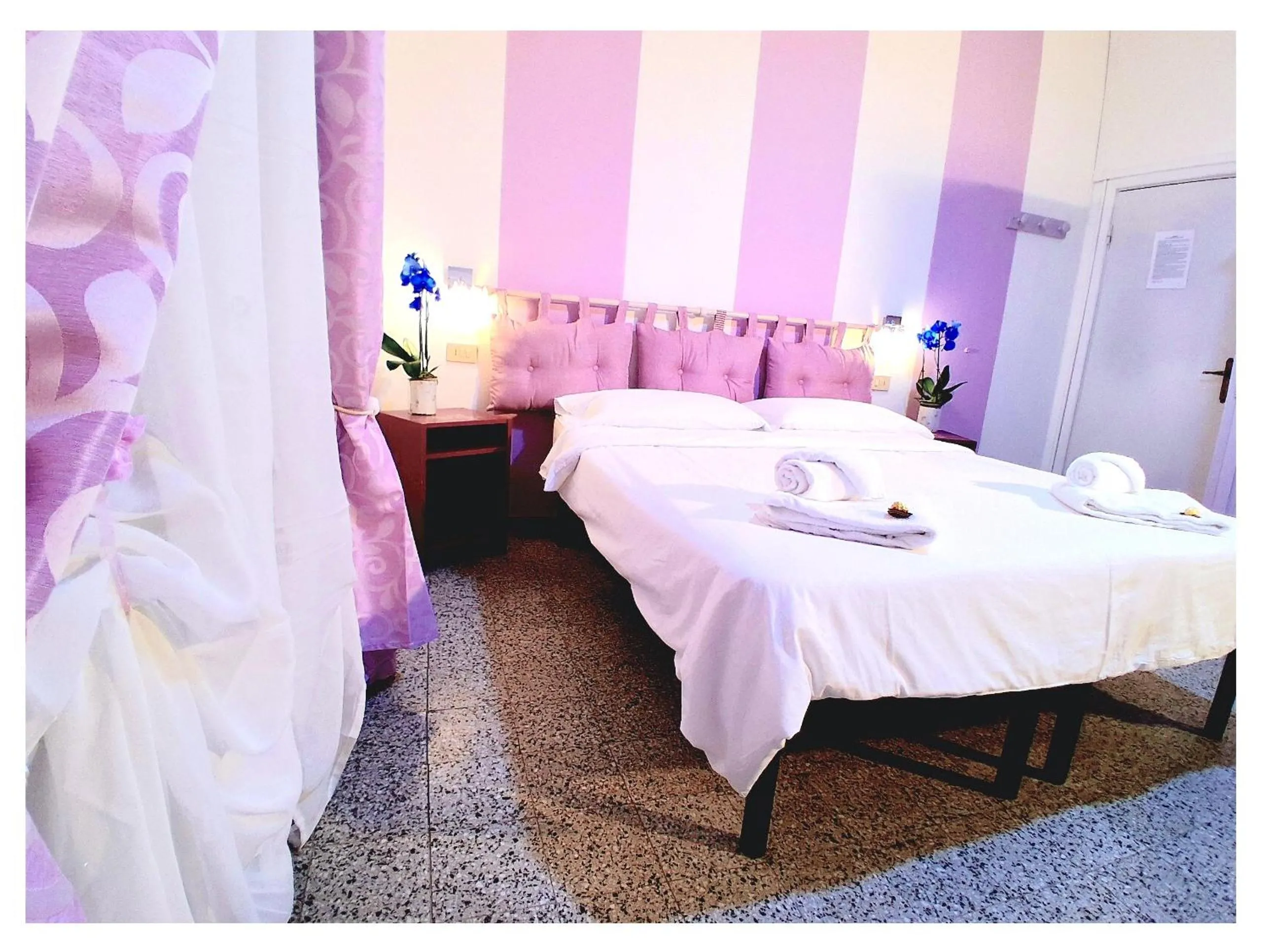 Bed in Hotel Le Giare