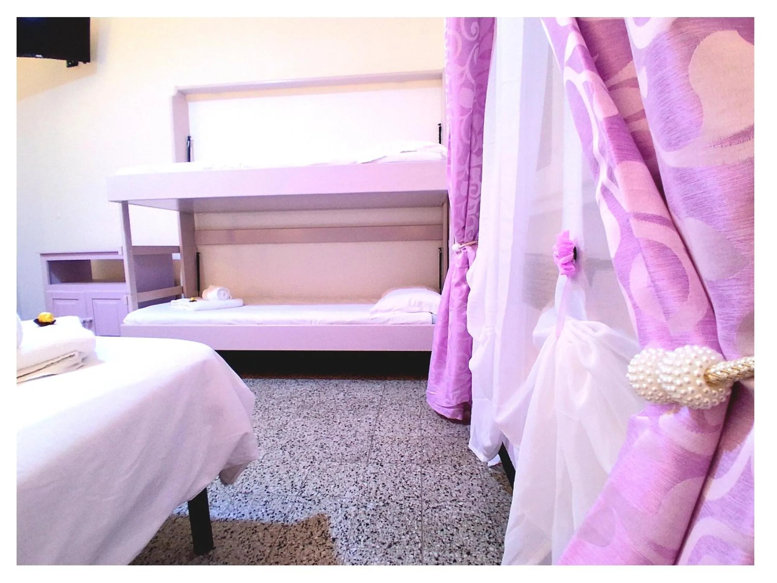 Bed in Hotel Le Giare
