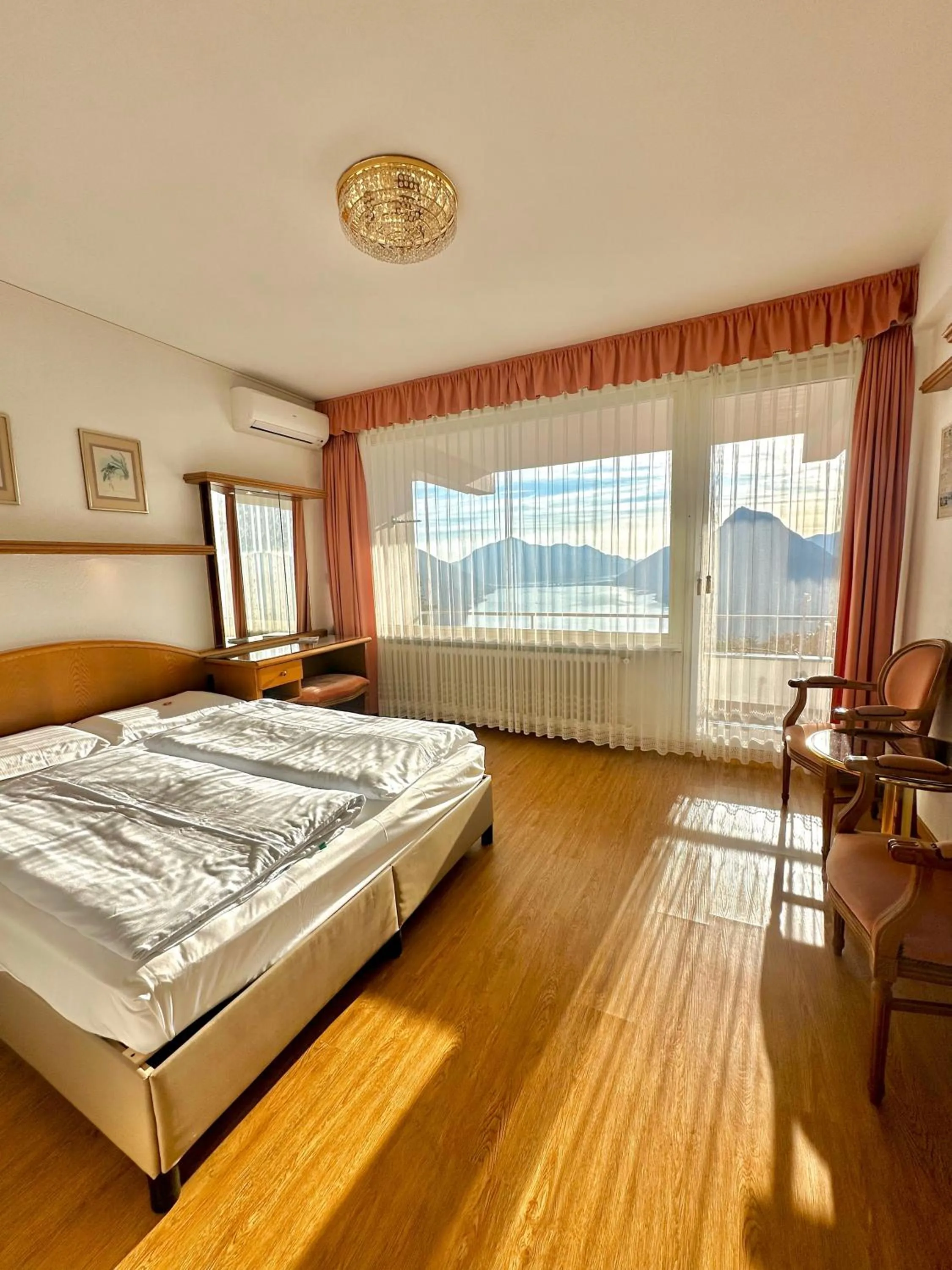 Bed in Hotel Colibrì