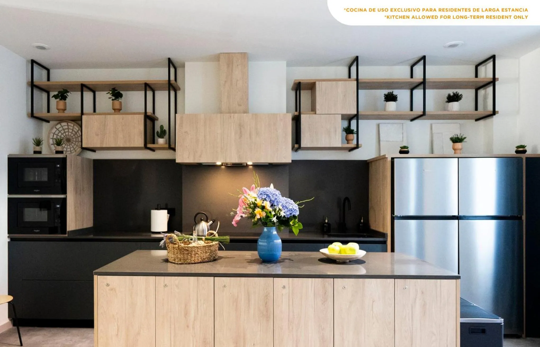 Kitchen or kitchenette in Coliving Compostela