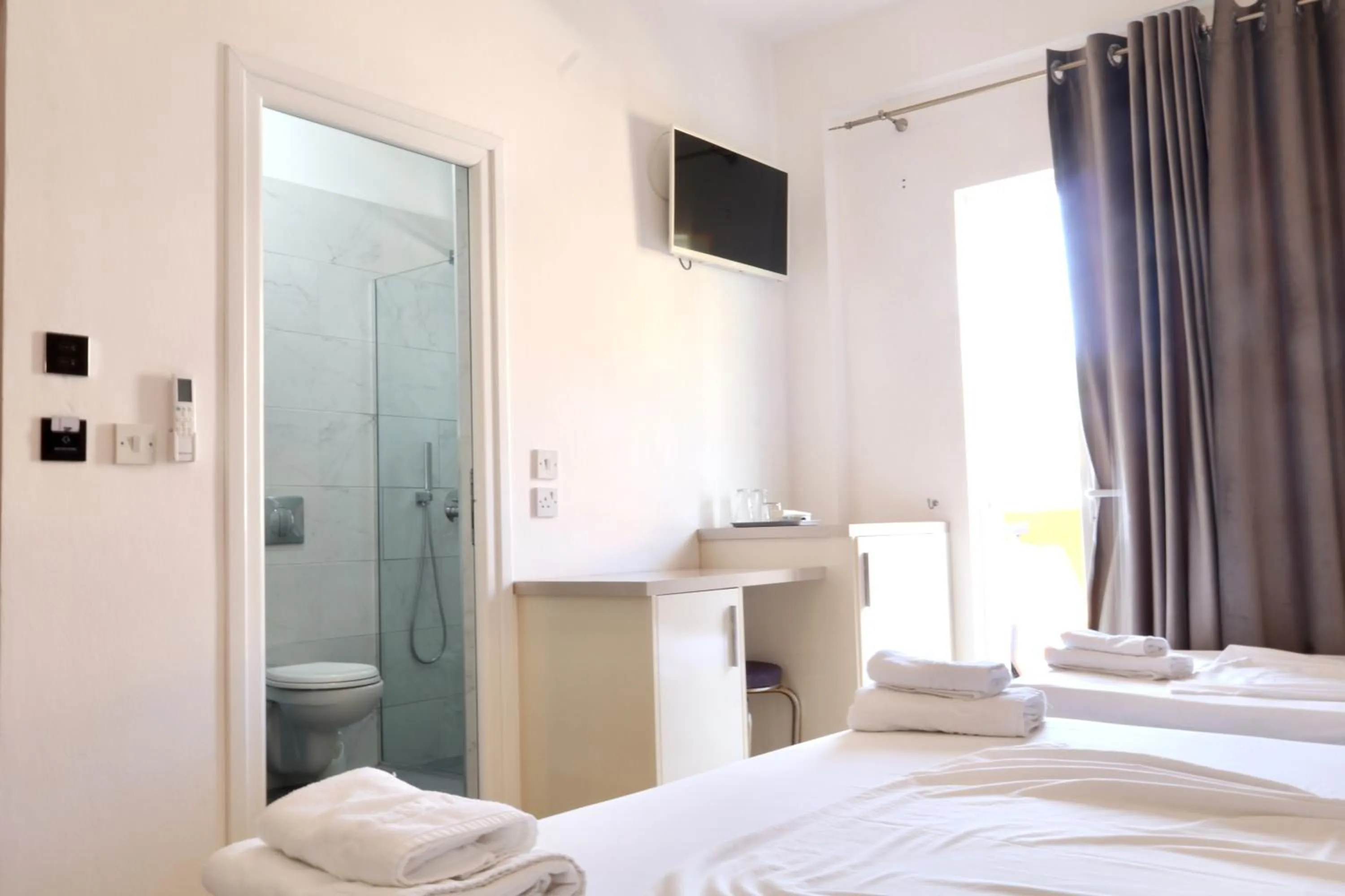 Bedroom, Bed in Mucobega Hotel