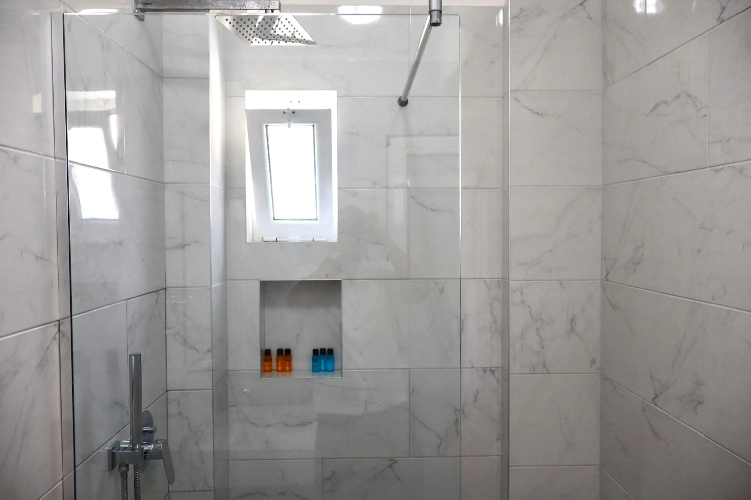 Shower in Mucobega Hotel