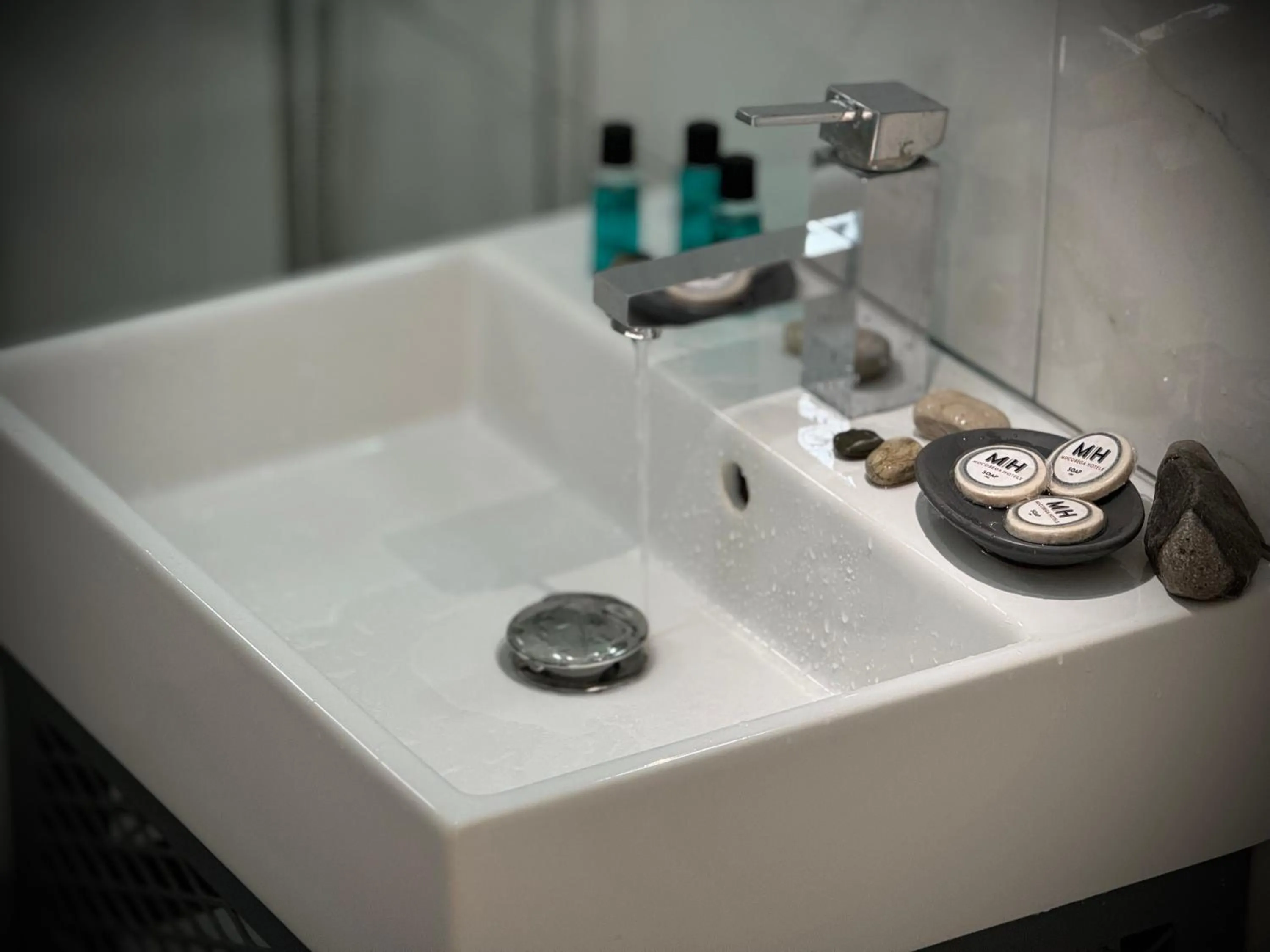 Bathroom in Mucobega Hotel