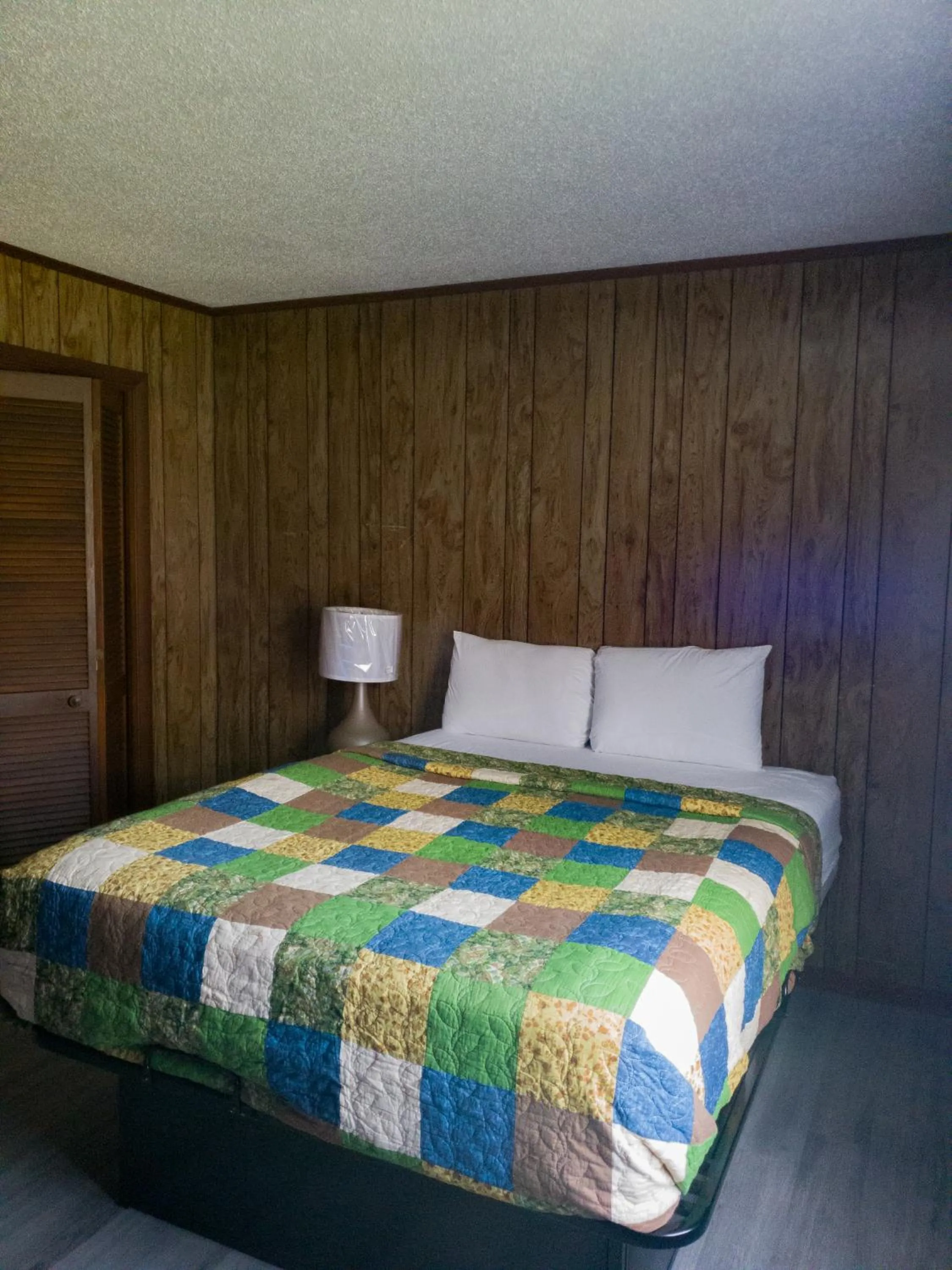 Bed in Timber Ridge Lodge Gatlinburg