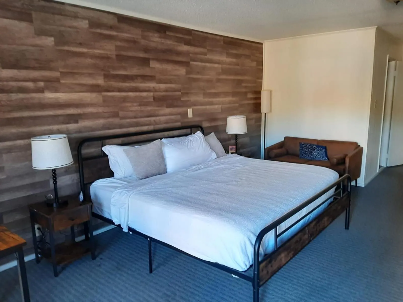 Bed in Timber Ridge Lodge Gatlinburg