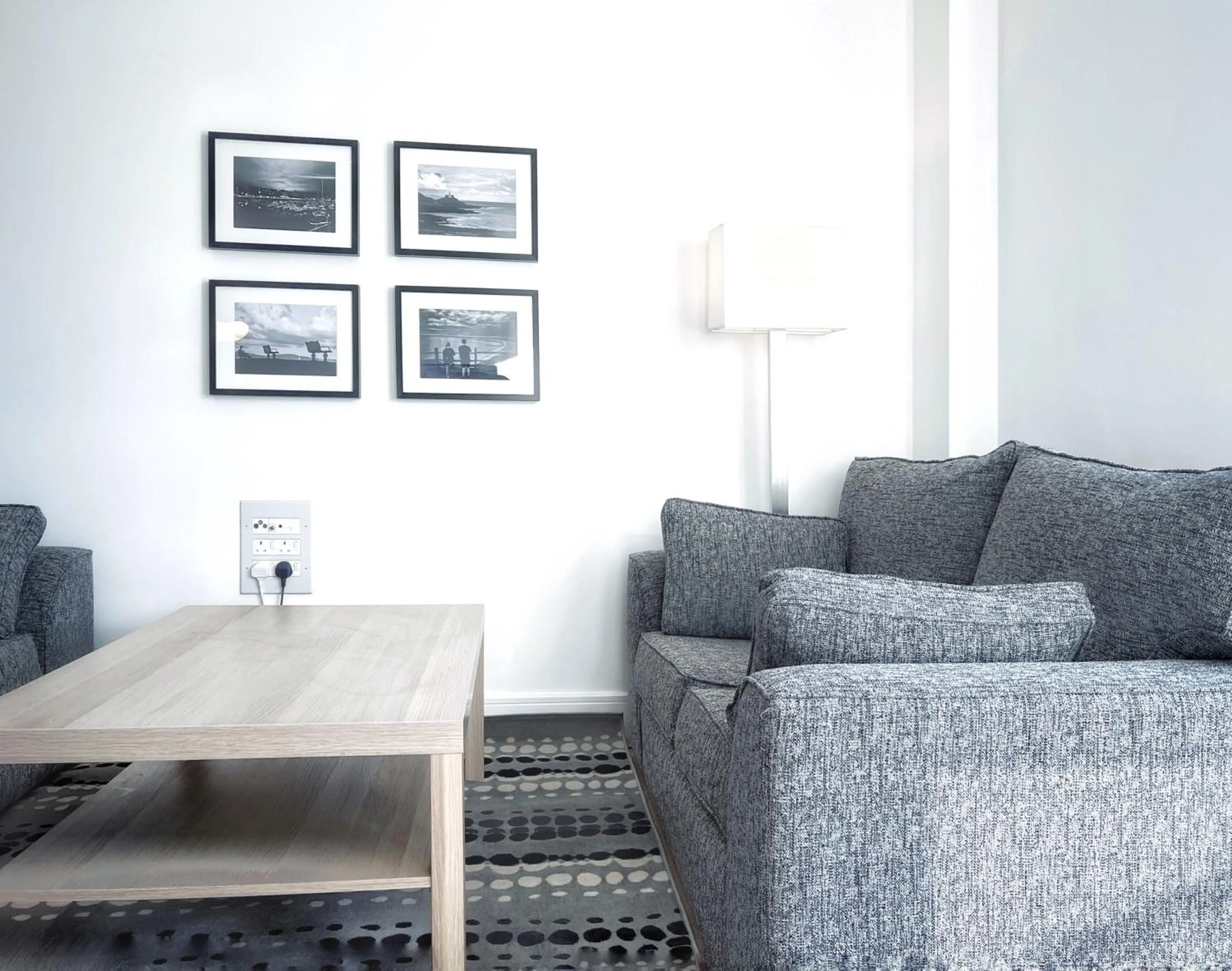 Elegant and Bright Seaside APT in Swansea Marina