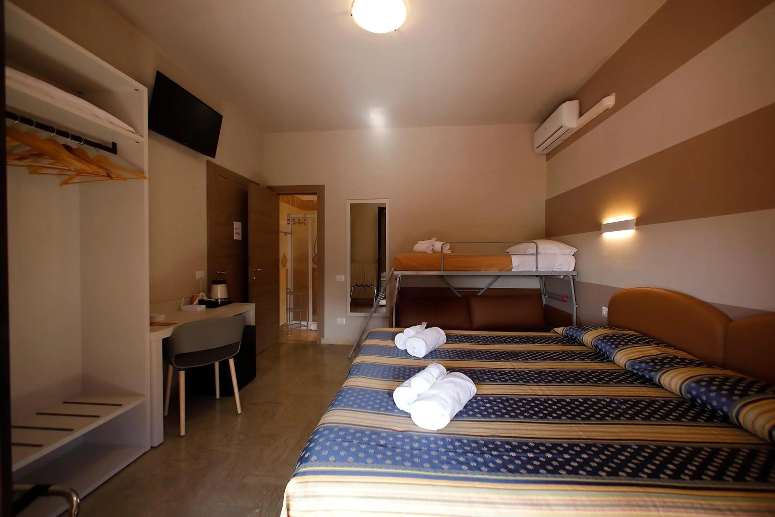 Bedroom, Bed in Hotel Primavera