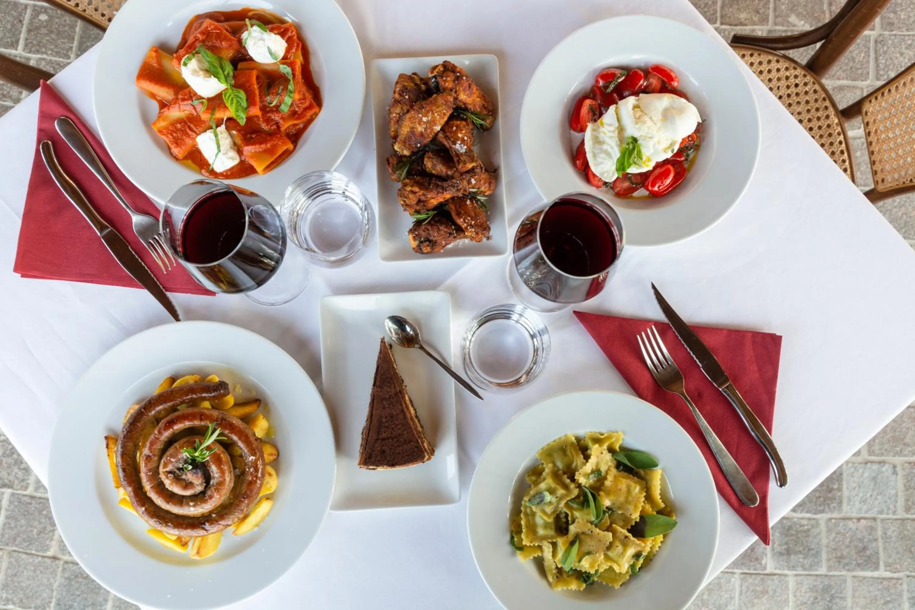 Restaurant/places to eat in I Cancelli - Family Village