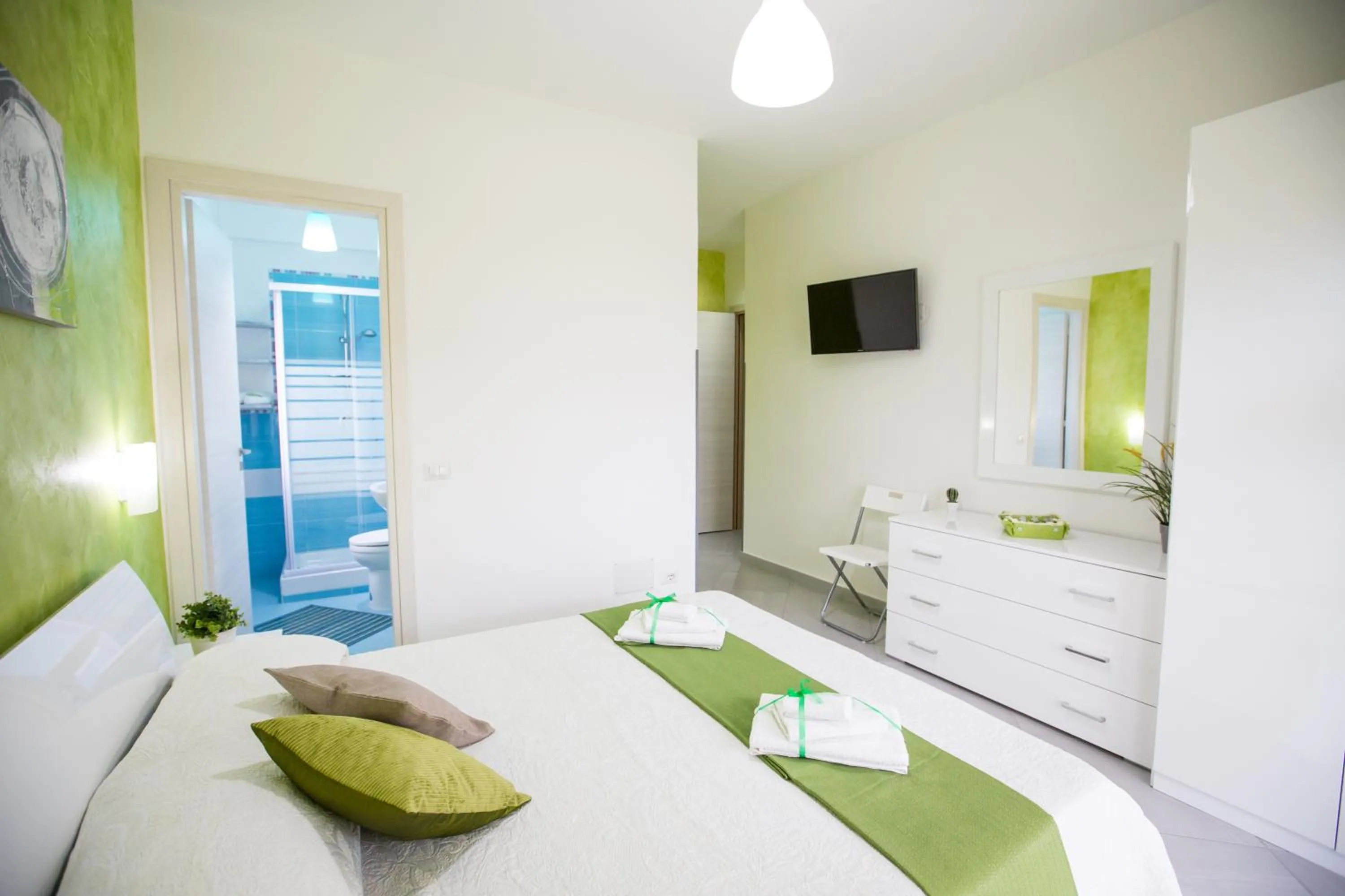 Bathroom, Bed in B&B Pepito