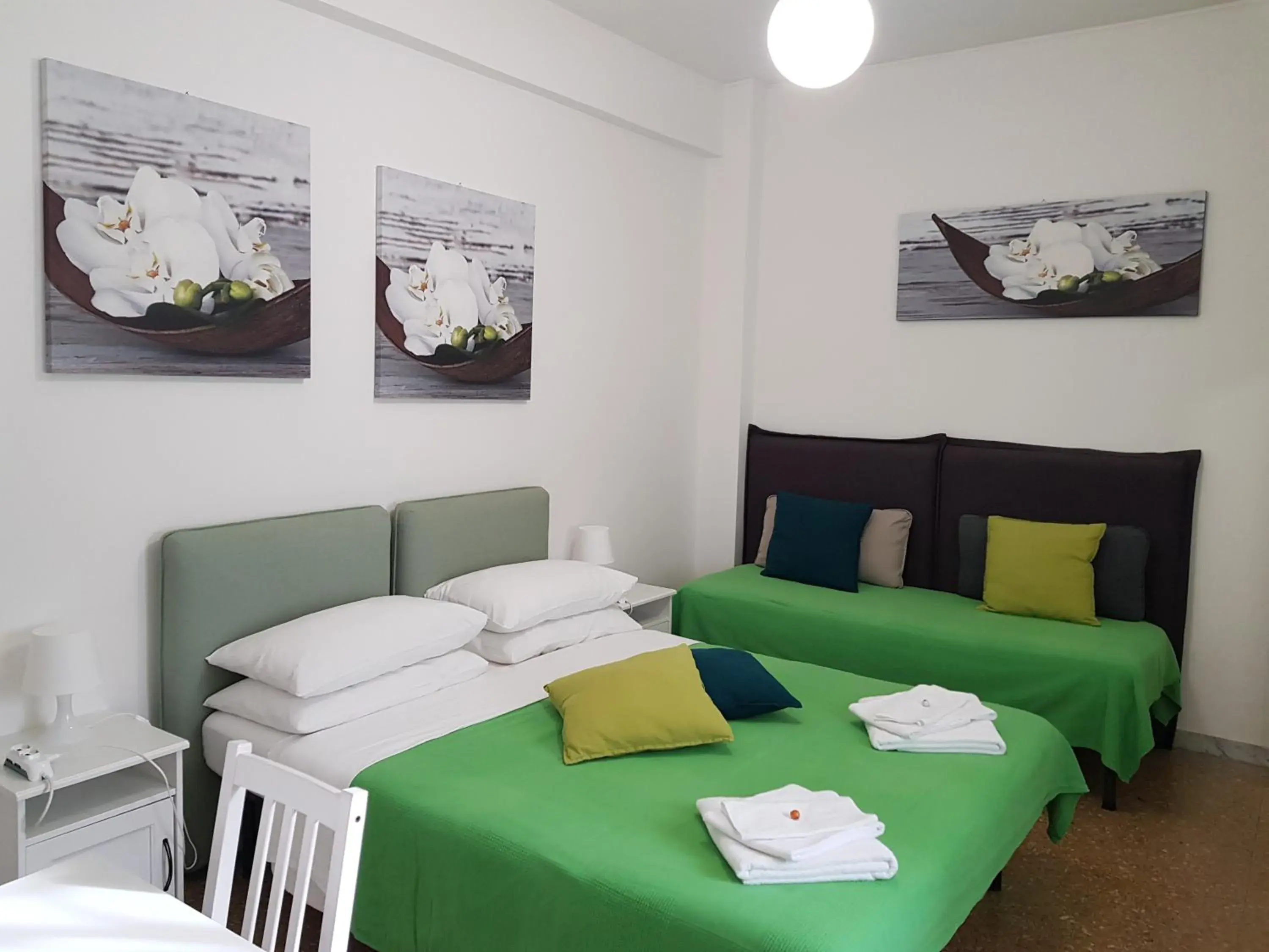 Triple Room with Private Bathroom - single occupancy in Rose Antiche Vatican B&B Triple Room with Private Bathroom - single occupancy in Rose Antiche Vatican B&B