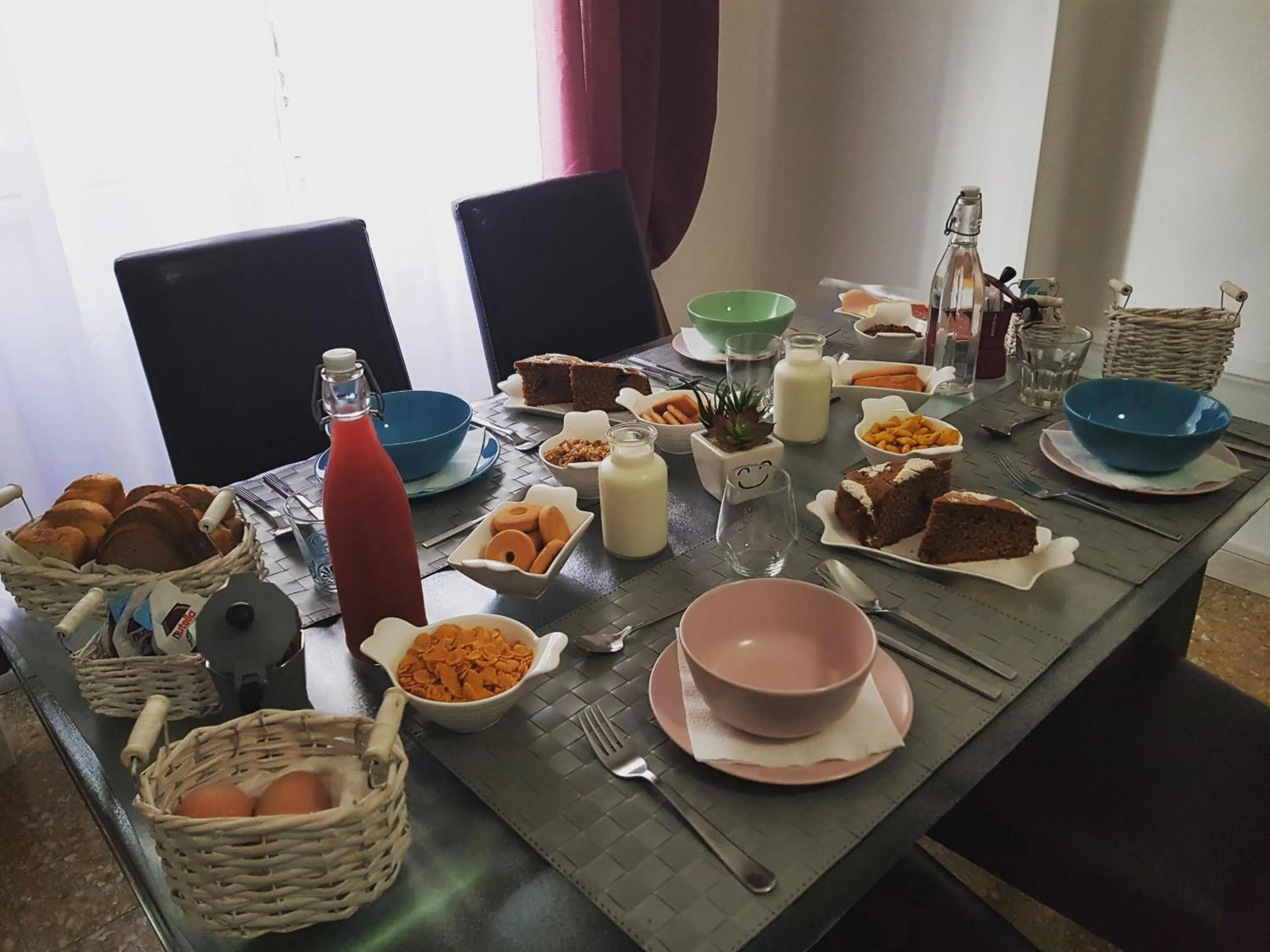 Communal lounge/ TV room in Rose Antiche Vatican B&B