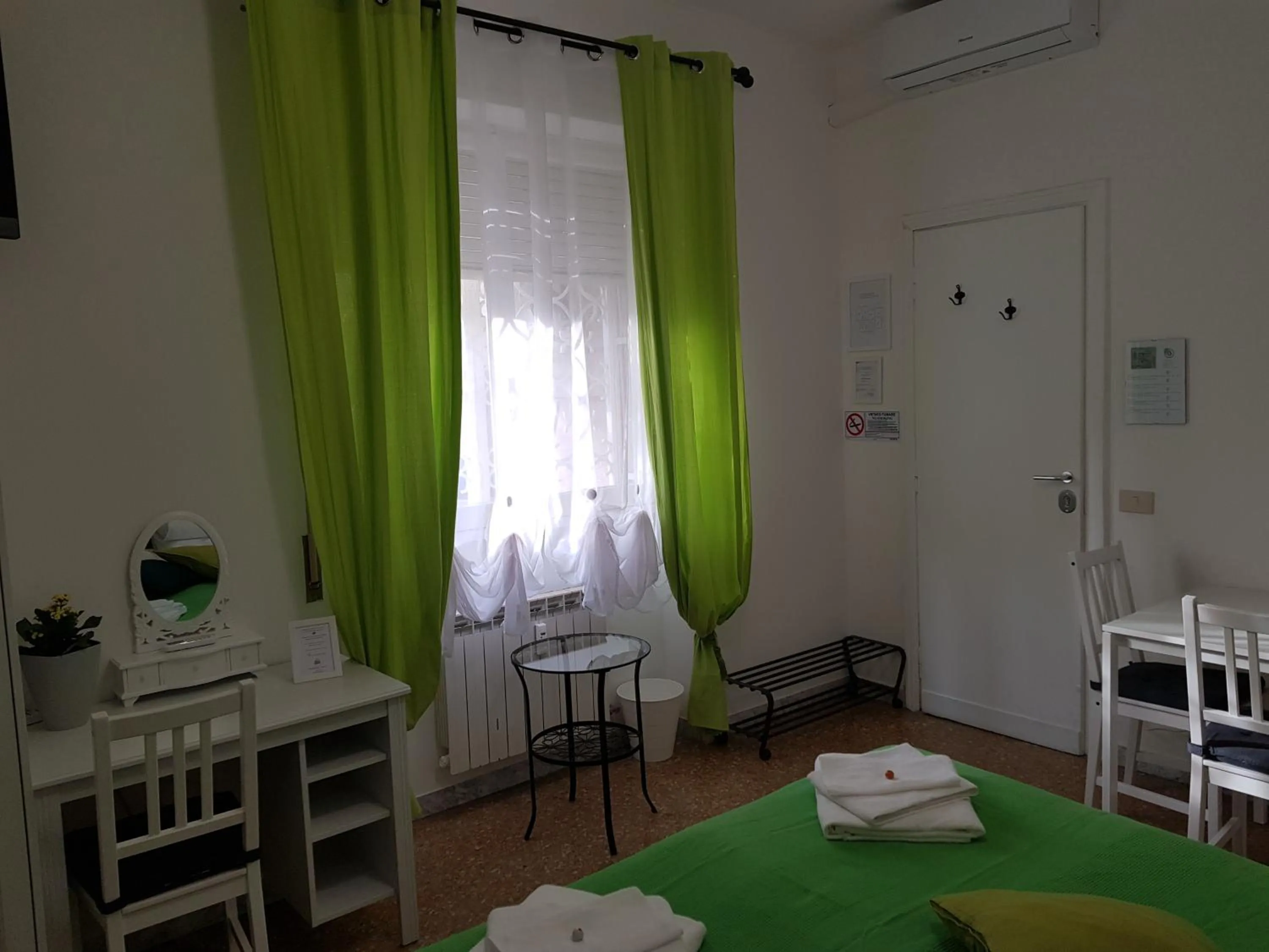 Rose Antiche Vatican B&B