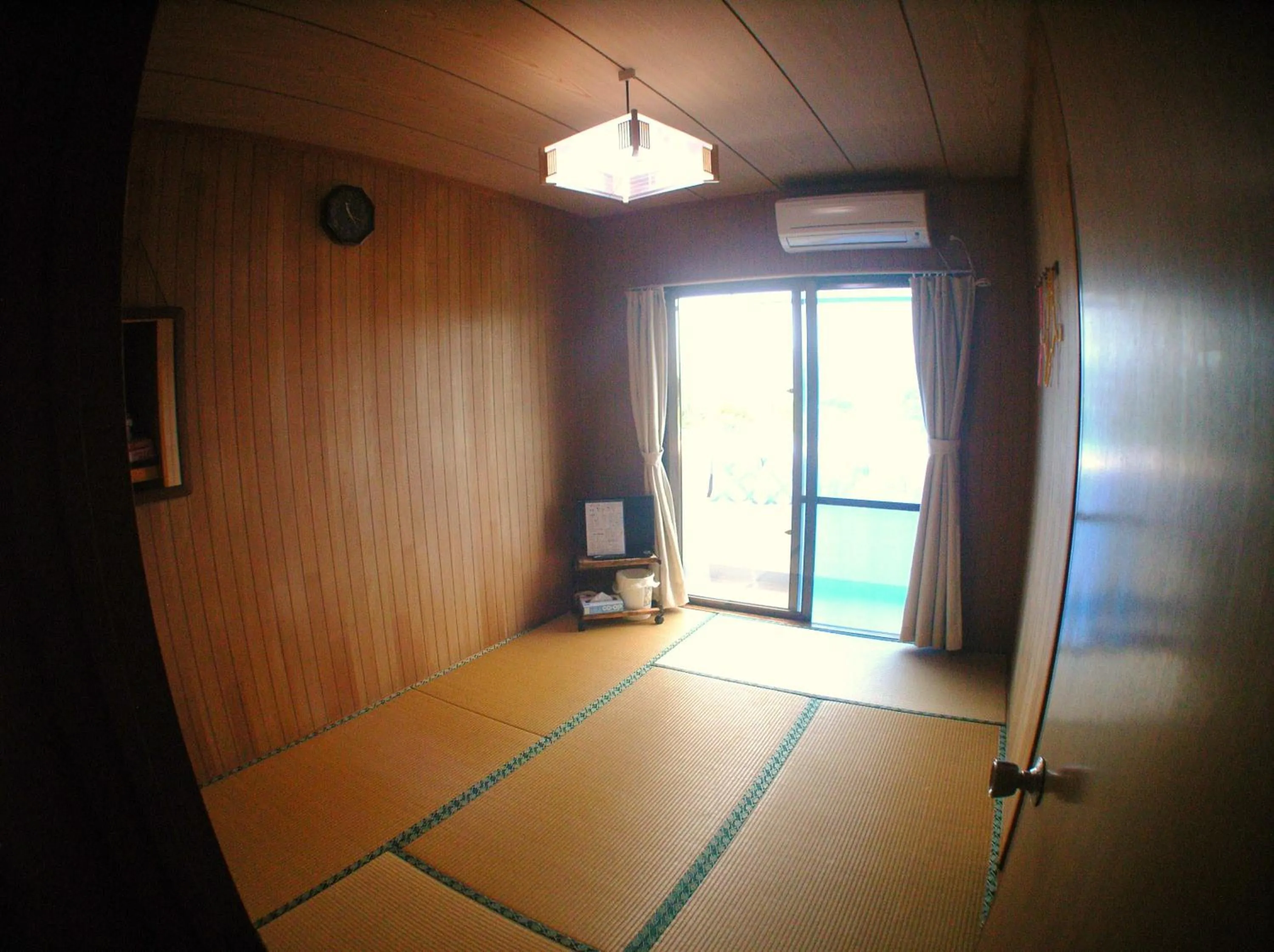 Photo of the whole room in Minshuku Yadokari