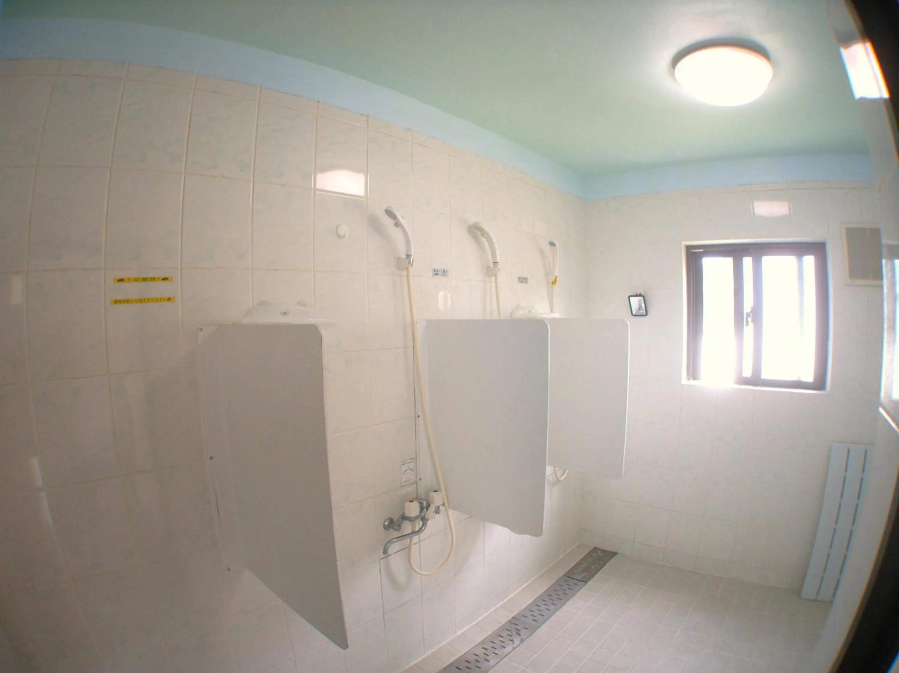 Shower in Minshuku Yadokari