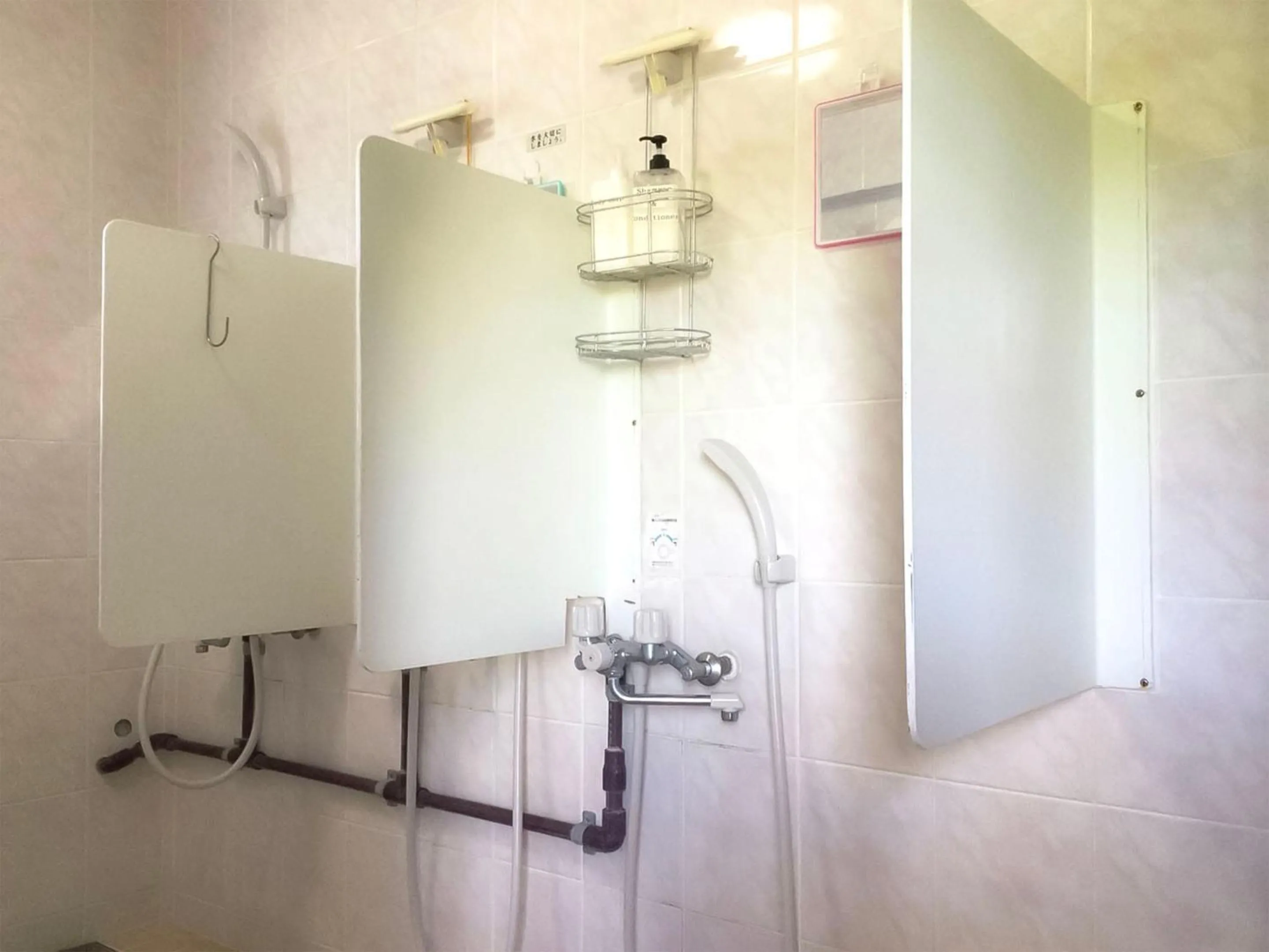 Shower in Minshuku Yadokari