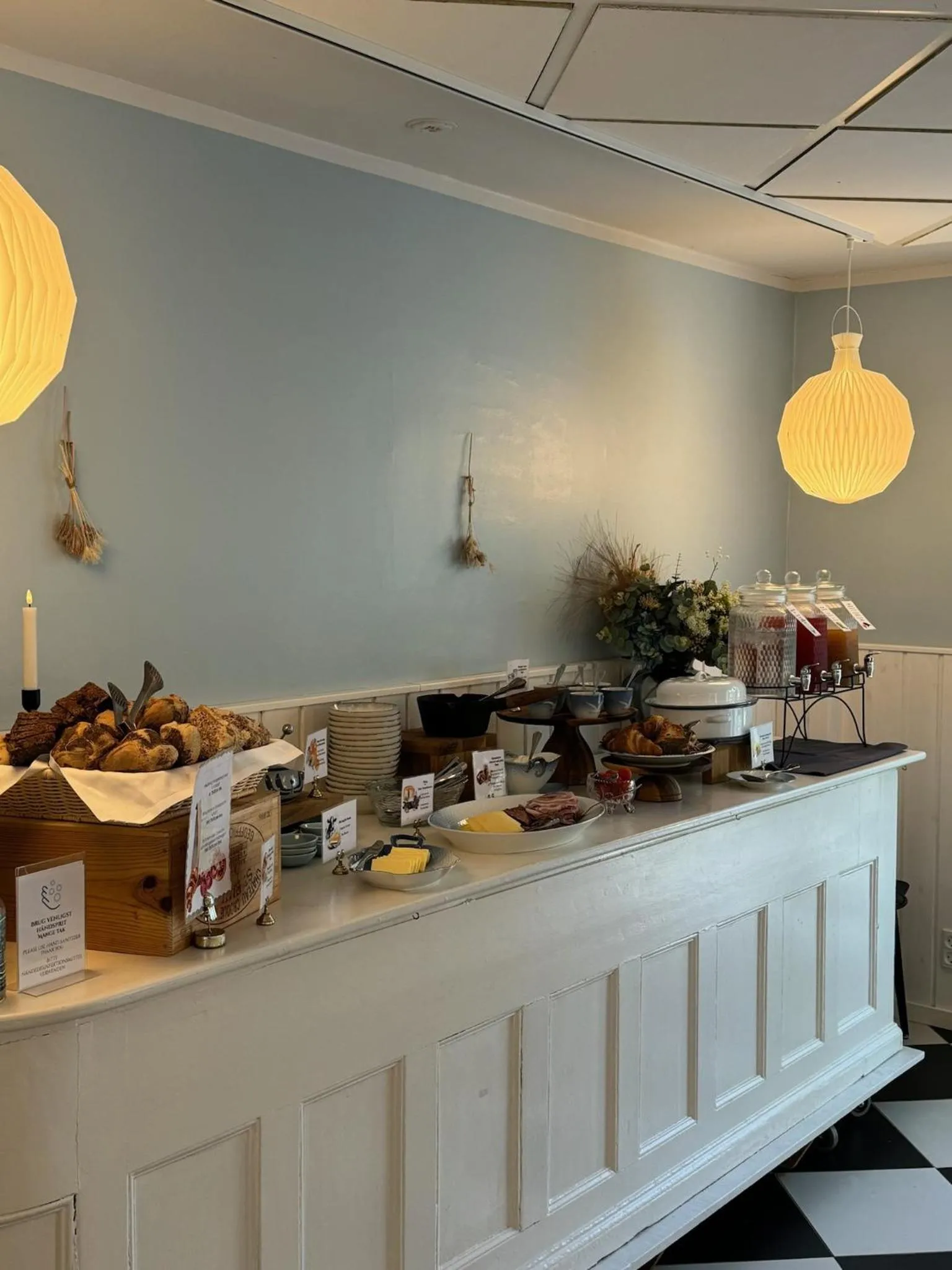 Buffet breakfast in Egn Boutique Hotel