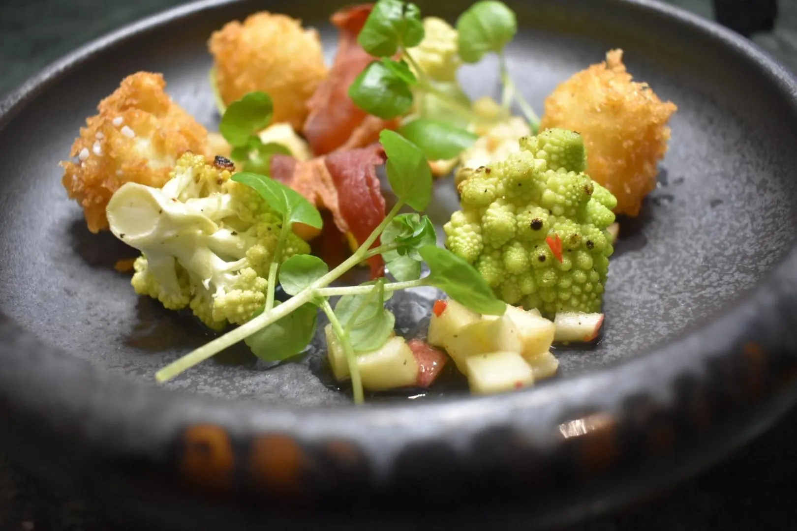 Restaurant/places to eat in Egn Boutique Hotel