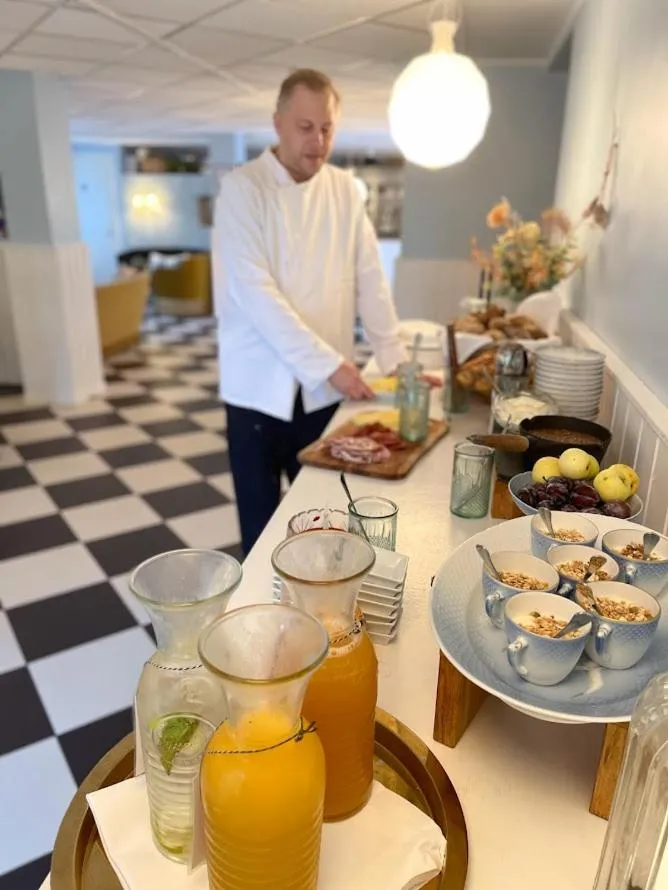 Restaurant/places to eat in Egn Boutique Hotel