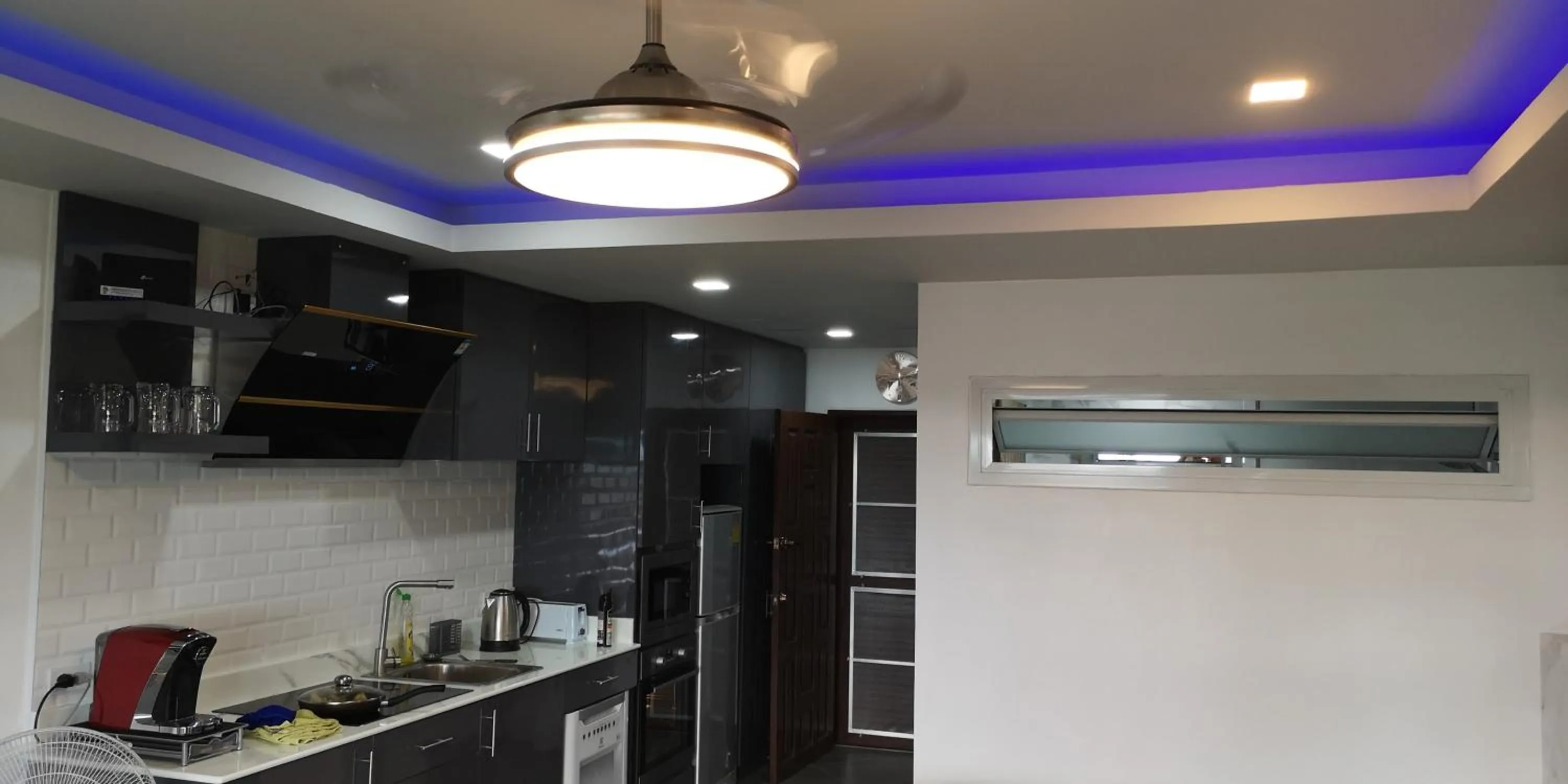 Kitchen or kitchenette in Villa Germania