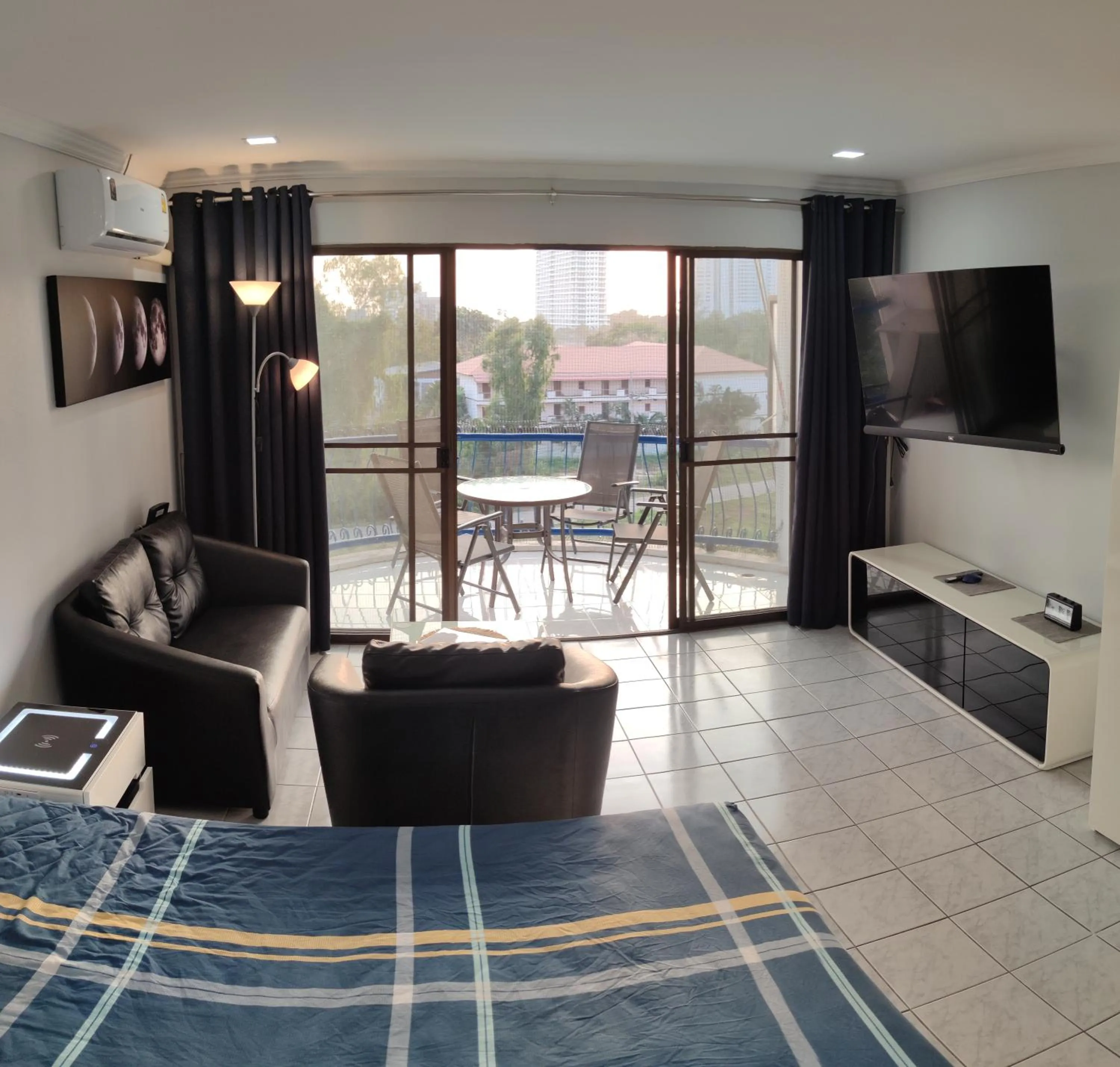 TV and multimedia in Villa Germania