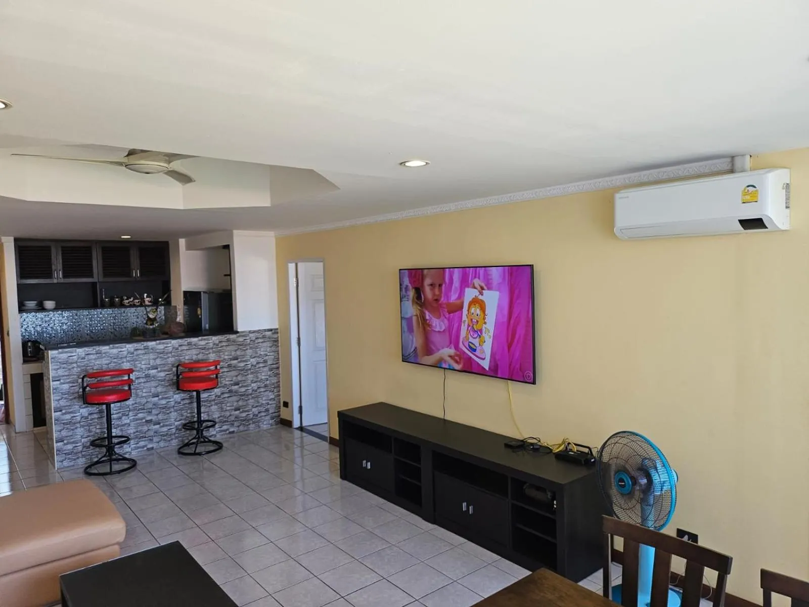 TV and multimedia in Villa Germania