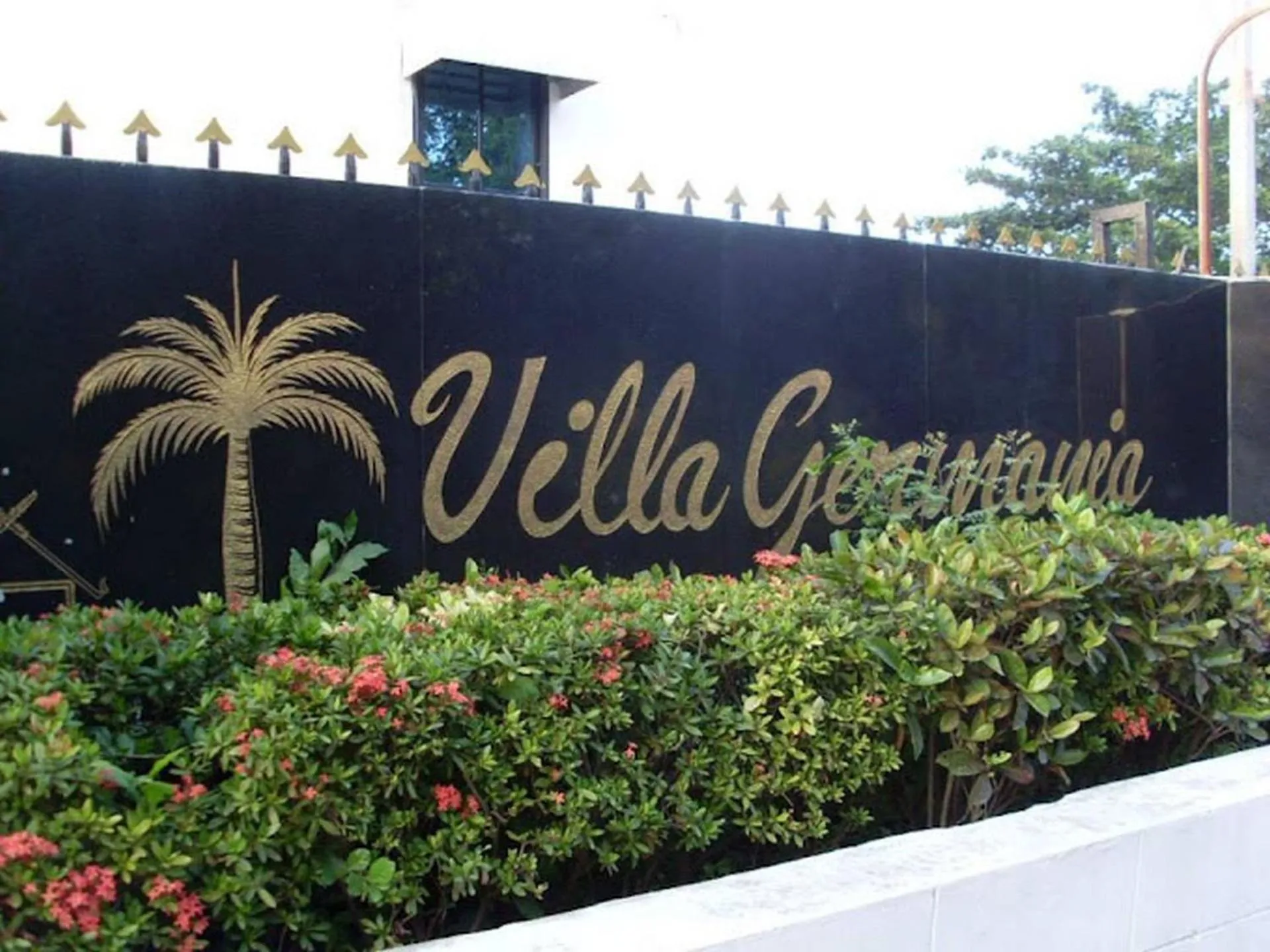 Property building in Villa Germania