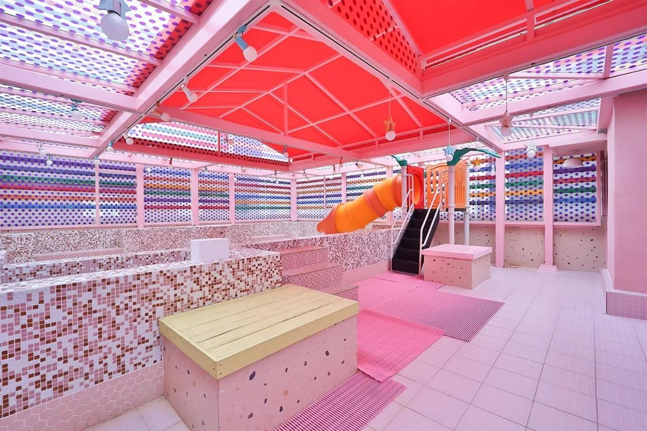 Swimming pool in Jangyu Almond Kids Hotel