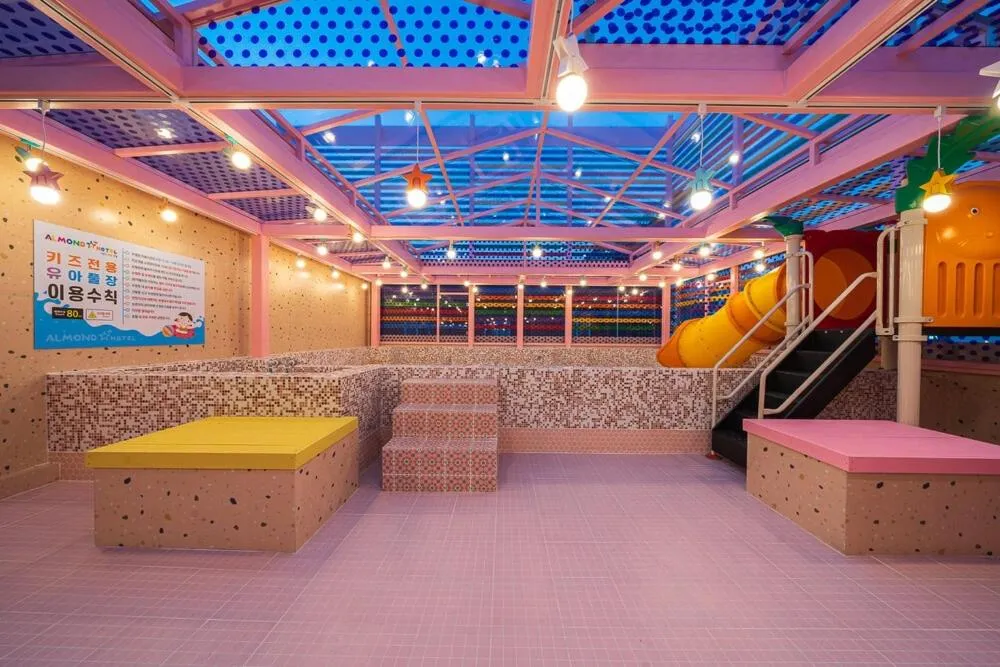 Aqua park in Jangyu Almond Kids Hotel