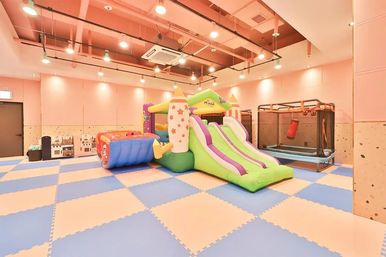 Entertainment in Jangyu Almond Kids Hotel