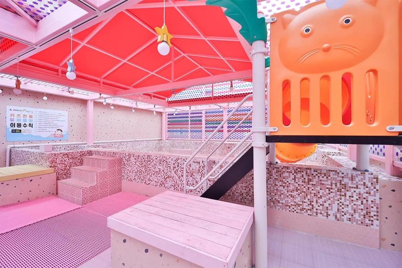 Swimming pool in Jangyu Almond Kids Hotel