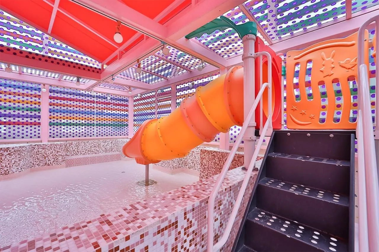 Swimming pool in Jangyu Almond Kids Hotel