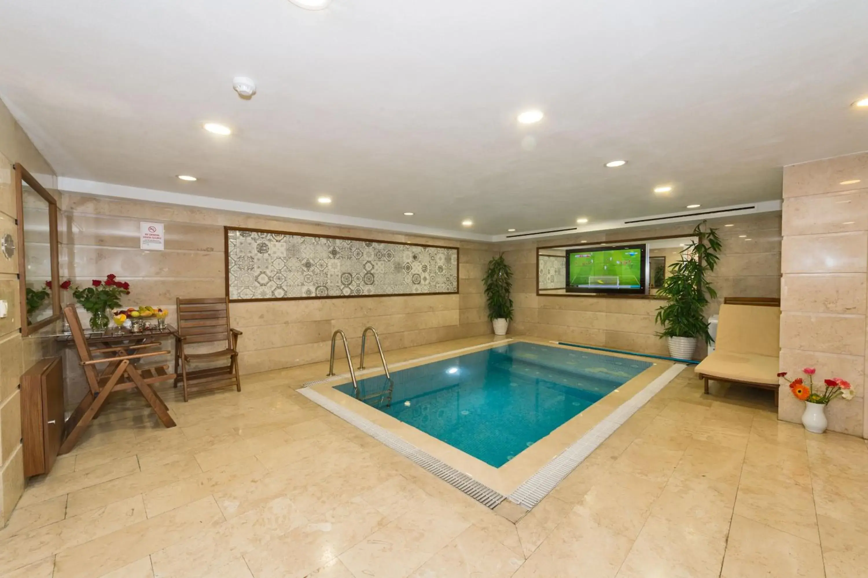 Property building in Darkmen Hotel 2 Property building in Darkmen Hotel 2